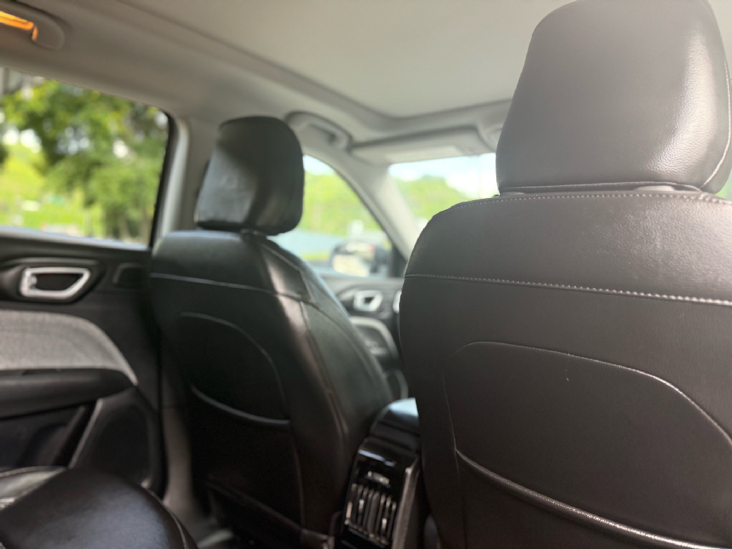 https://assets.dealerappcenter.com/dealergroups/129/vehicles/305639/DwR1Hx.png
