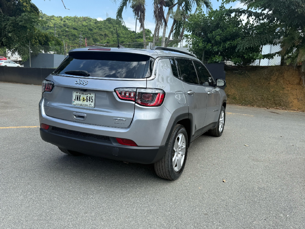 https://assets.dealerappcenter.com/dealergroups/129/vehicles/305639/ehUExk.png