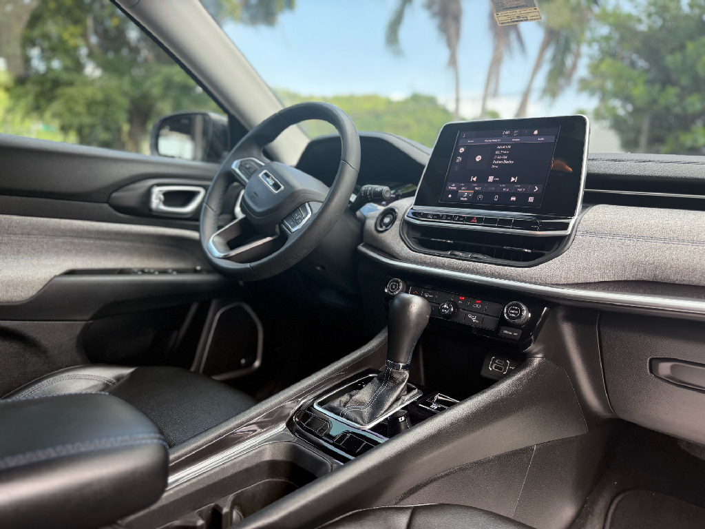 https://assets.dealerappcenter.com/dealergroups/129/vehicles/305639/f0TFMQ.png