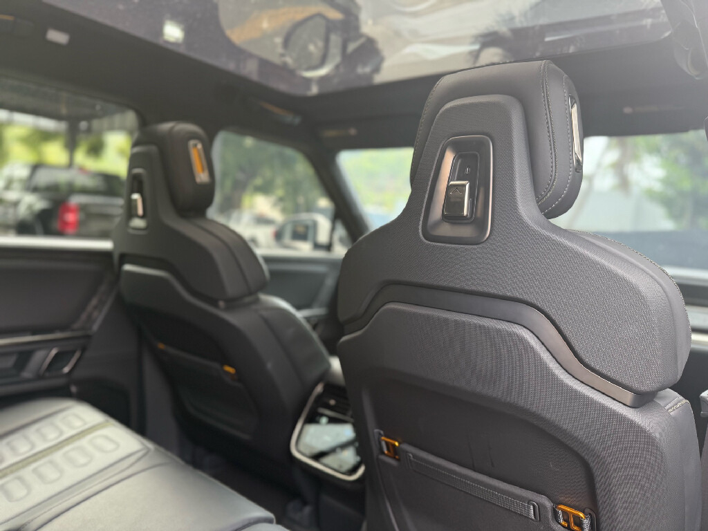 https://assets.dealerappcenter.com/dealergroups/129/vehicles/305644/wguRaO.png