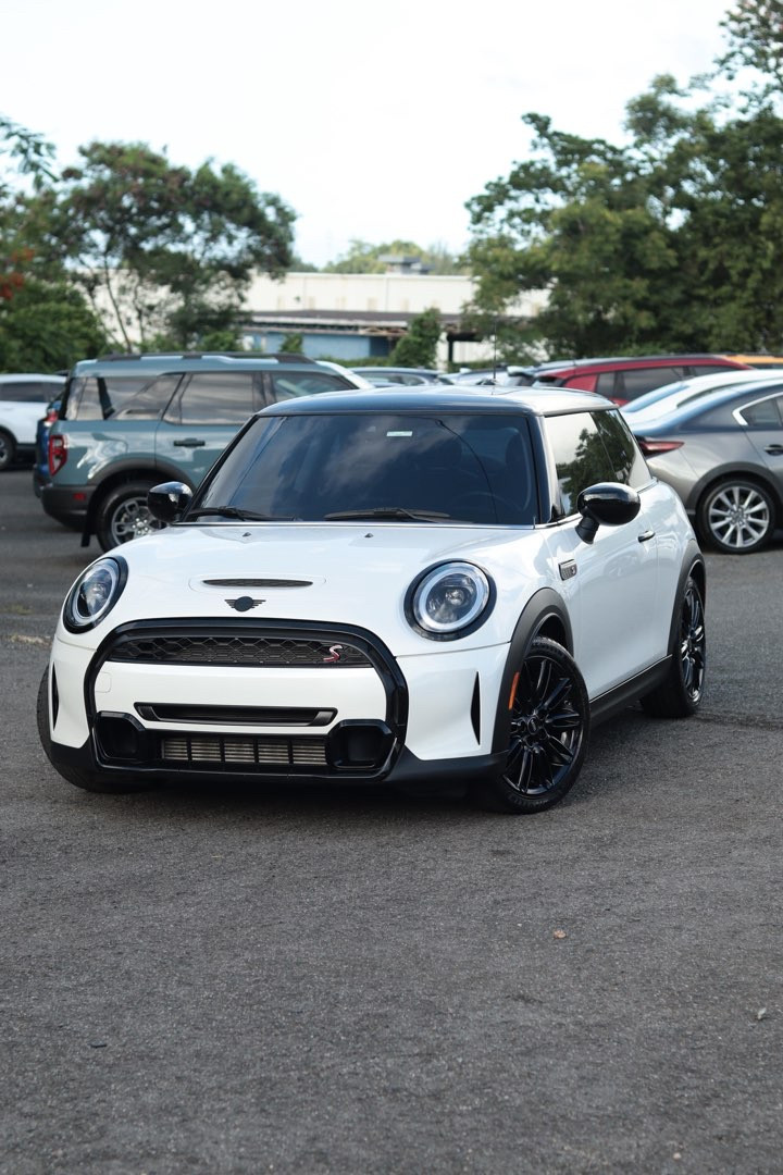 2023 MINI 3 Door S's photo