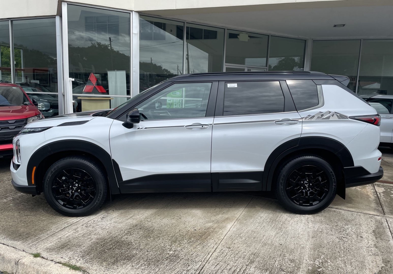 2026 Mitsubishi Outlander Trail Edition S-AWC's photo