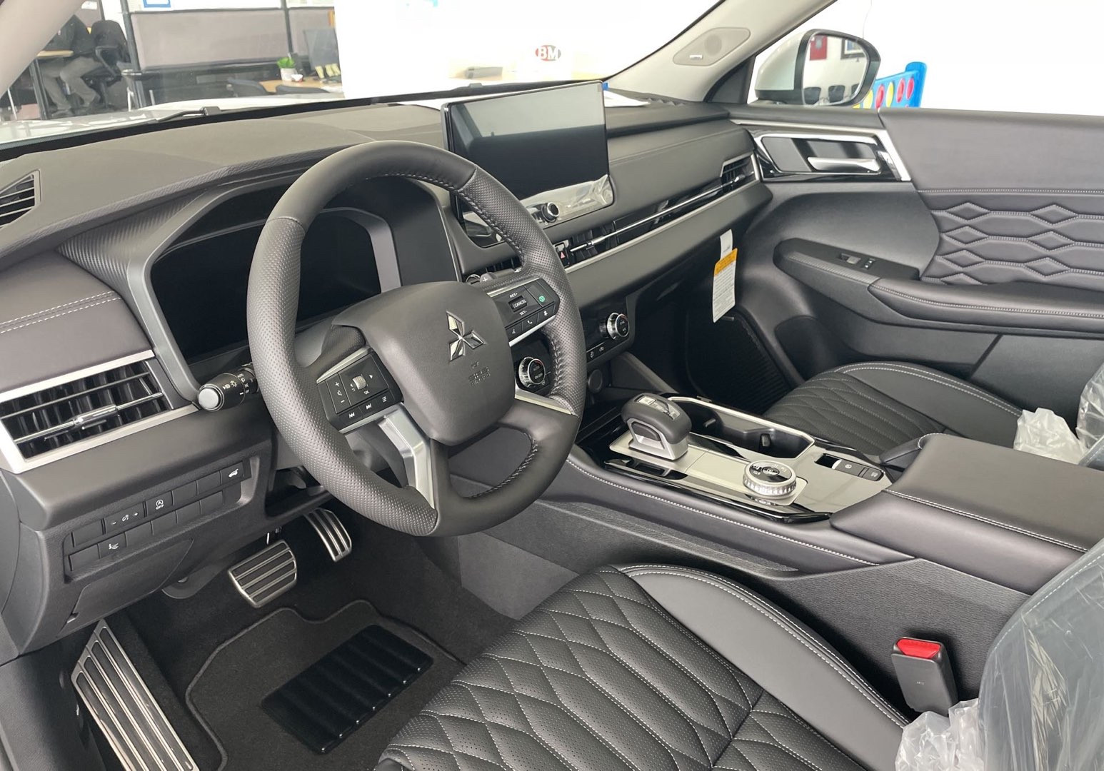 2026 Mitsubishi Outlander SEL FWD's photo
