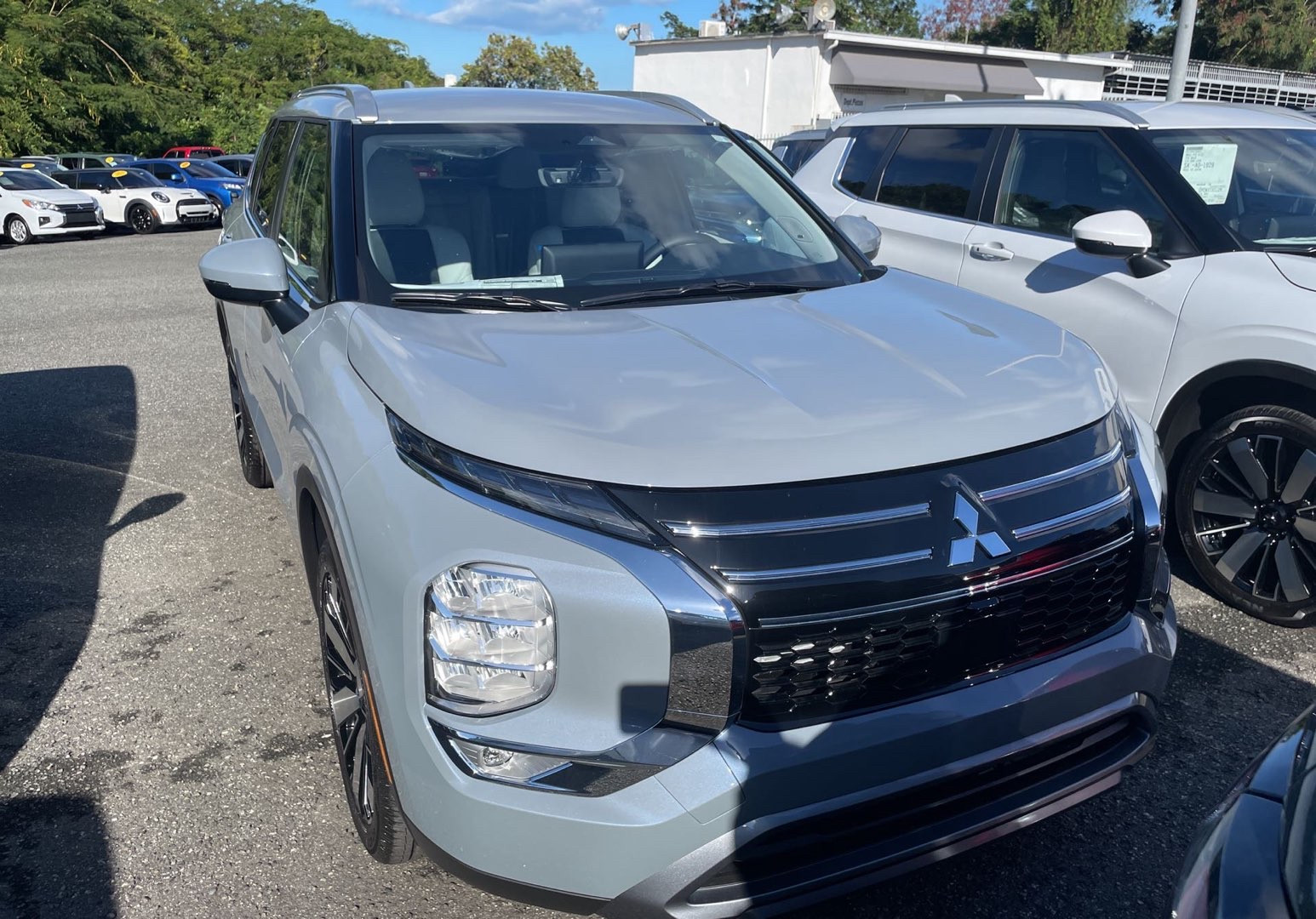 2026 Mitsubishi Outlander SE FWD's photo