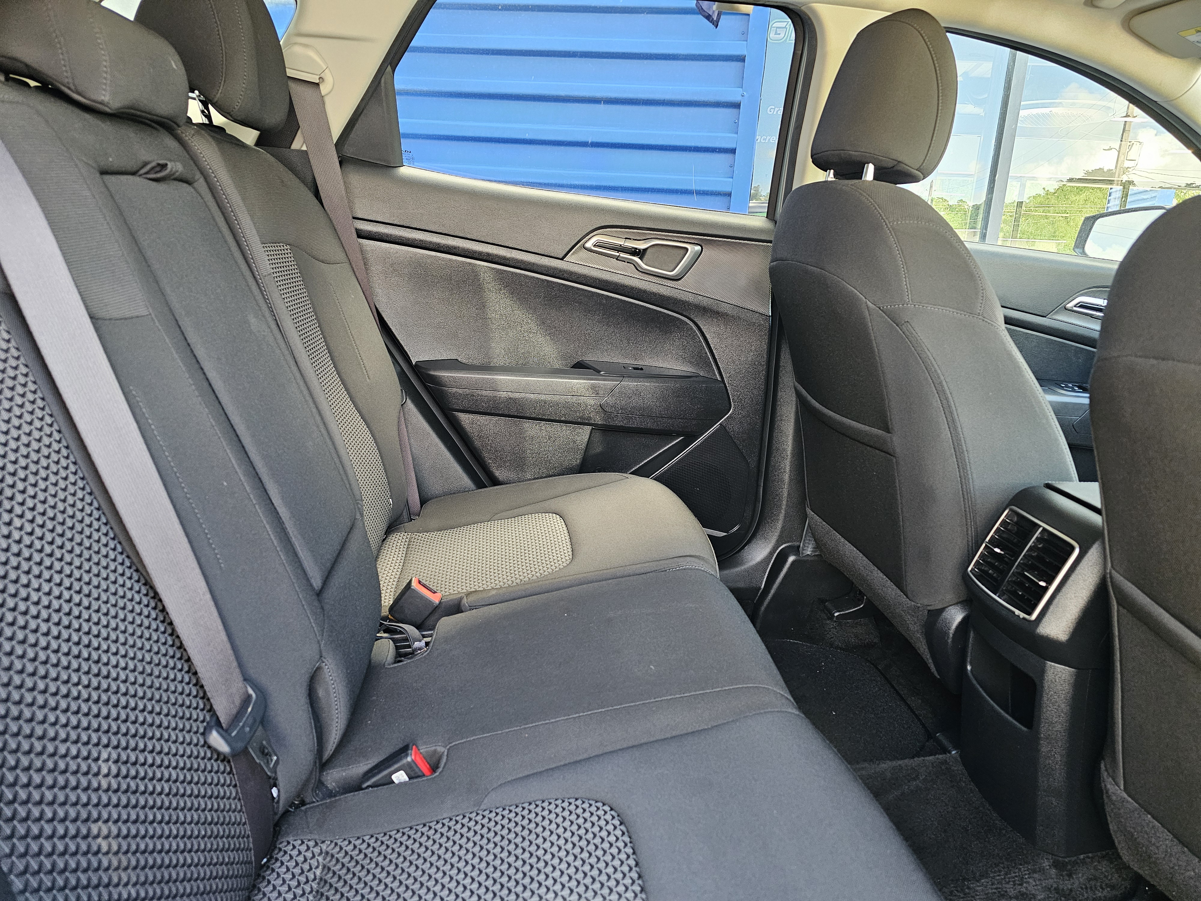 https://assets.dealerappcenter.com/dealergroups/22/vehicles/308589/1Zgdpp.jpg