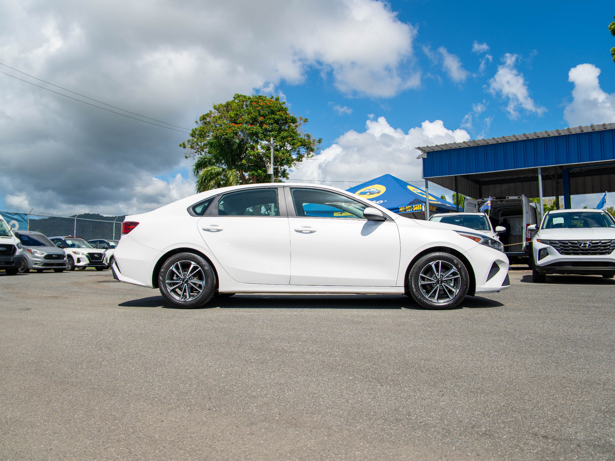 https://assets.dealerappcenter.com/dealergroups/22/vehicles/310087/0qSlo1.jpg