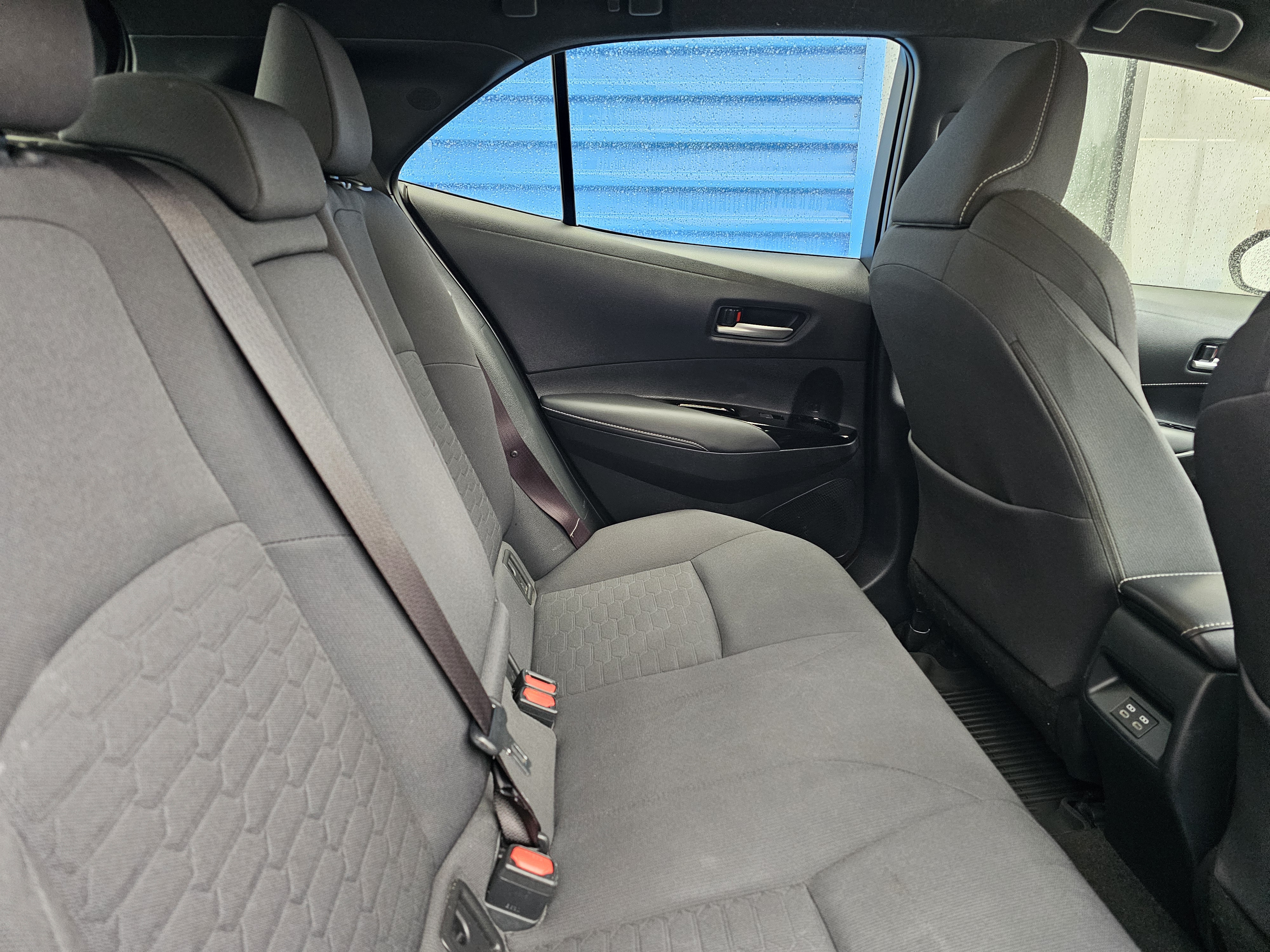 https://assets.dealerappcenter.com/dealergroups/22/vehicles/311100/FCq5Fy.jpg