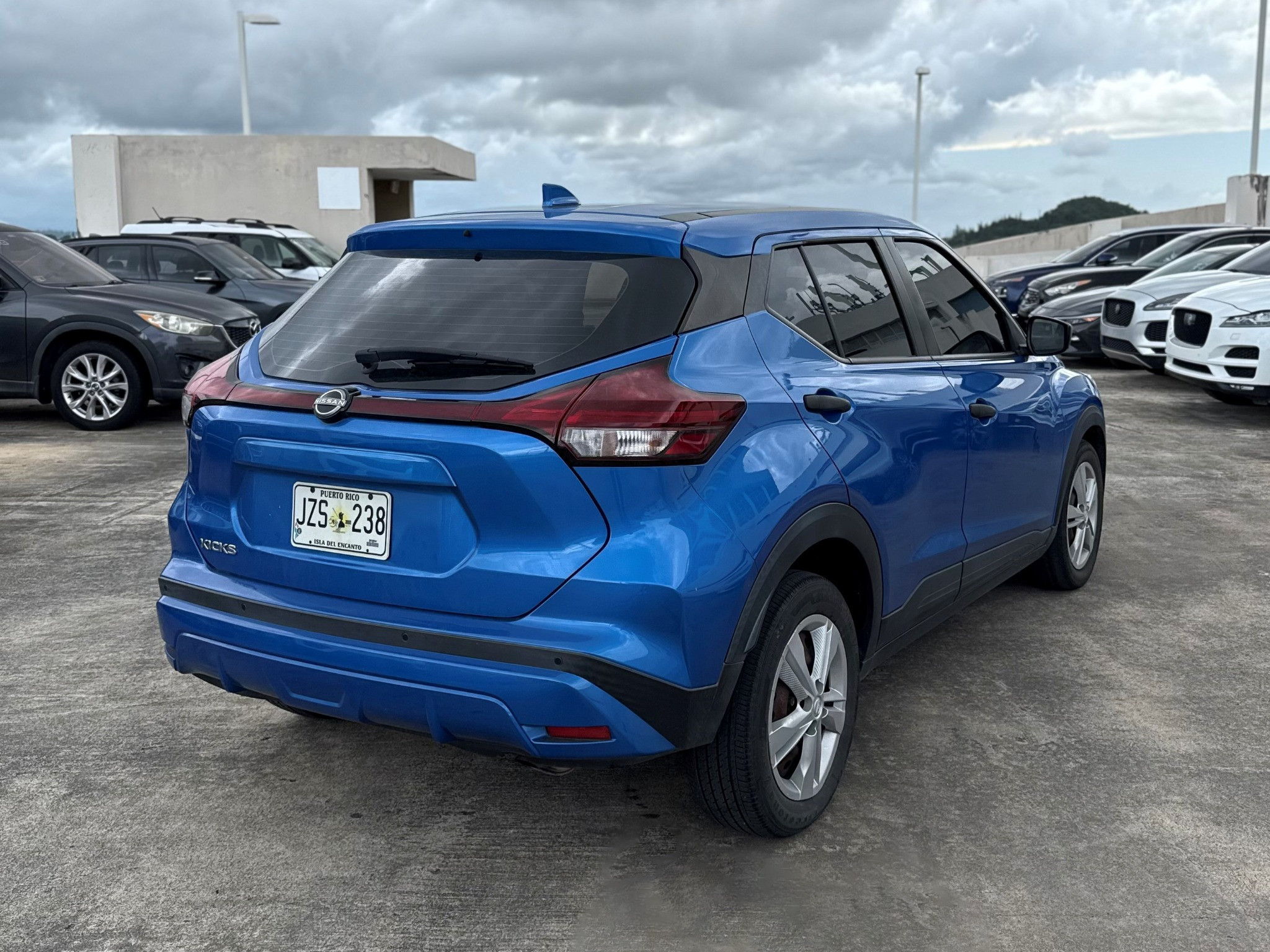 https://assets.dealerappcenter.com/dealergroups/229/vehicles/302864/DMIeuh.jpg