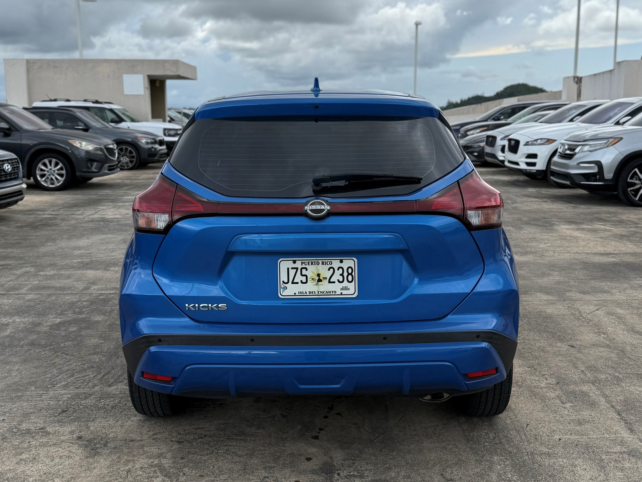 https://assets.dealerappcenter.com/dealergroups/229/vehicles/302864/v3VzVv.JPG