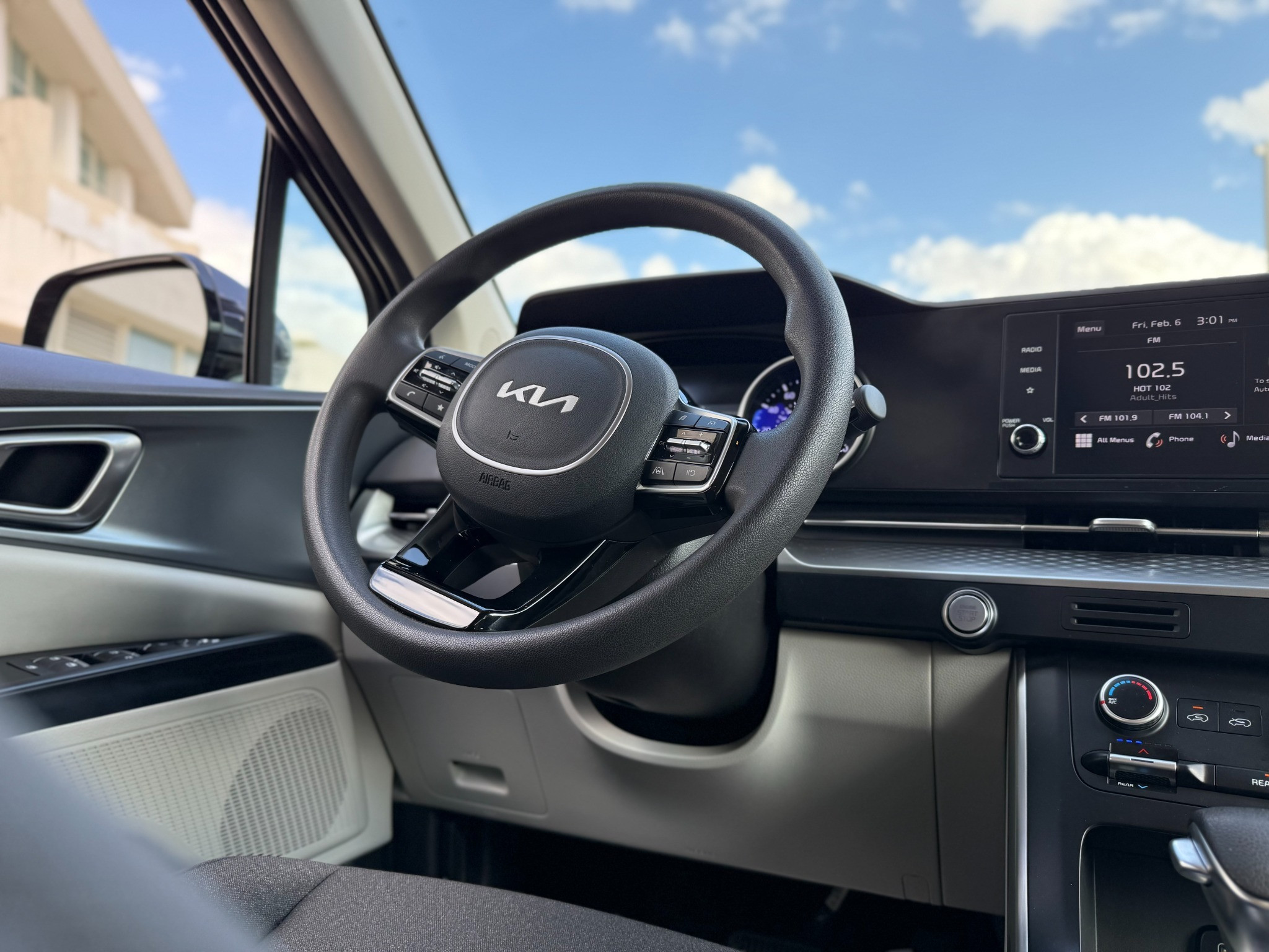 https://assets.dealerappcenter.com/dealergroups/229/vehicles/334079/vKRj6K.jpeg