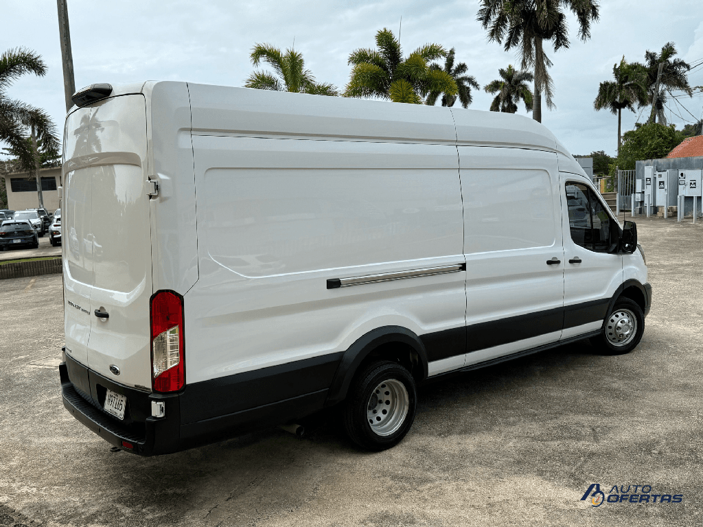 https://assets.dealerappcenter.com/dealergroups/243/vehicles/289537/VeJu98.png