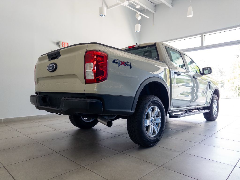 https://assets.dealerappcenter.com/dealergroups/244/vehicles/304446/SmcsnF.png