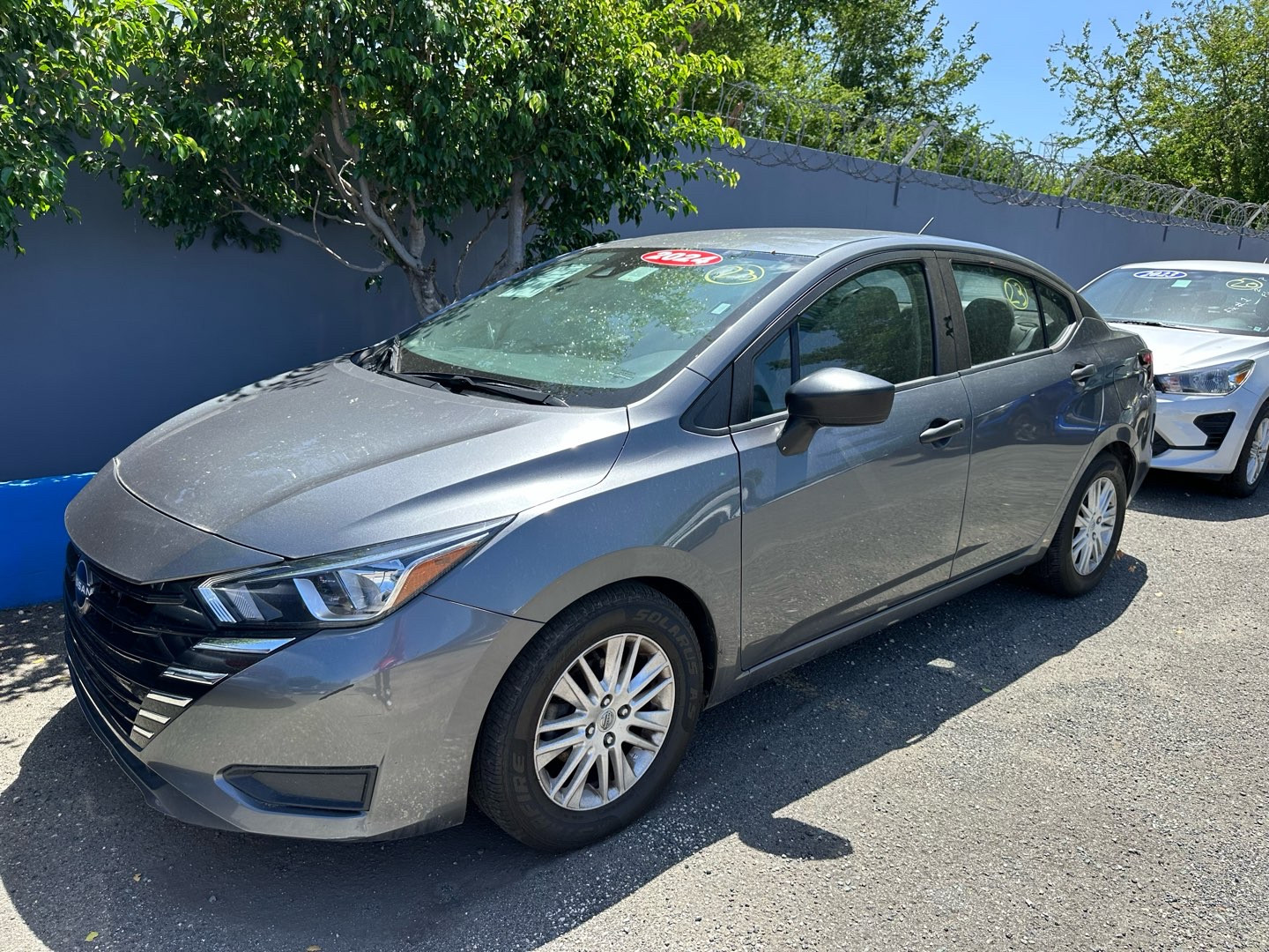 2023 Nissan Versa Sedan S's photo