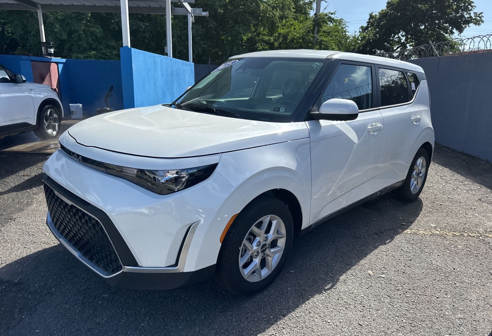 2025 Kia Soul LX's photo