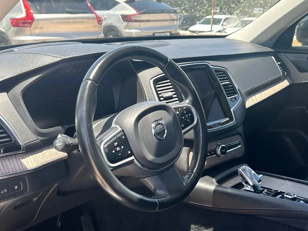 https://assets.dealerappcenter.com/dealergroups/293/vehicles/166729/Yvwd6L.webp