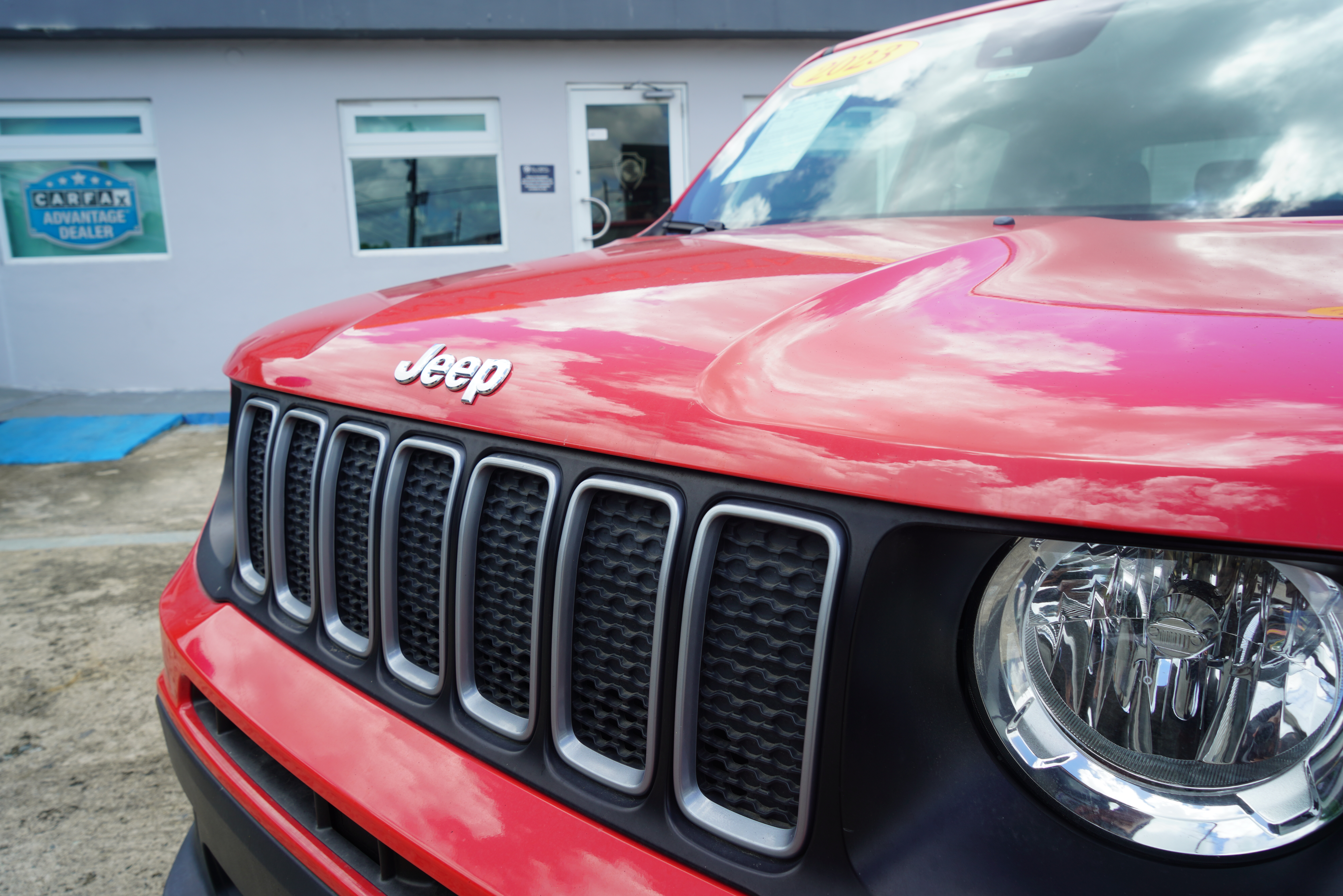 https://assets.dealerappcenter.com/dealergroups/297/vehicles/278317/Z9INlN.JPG