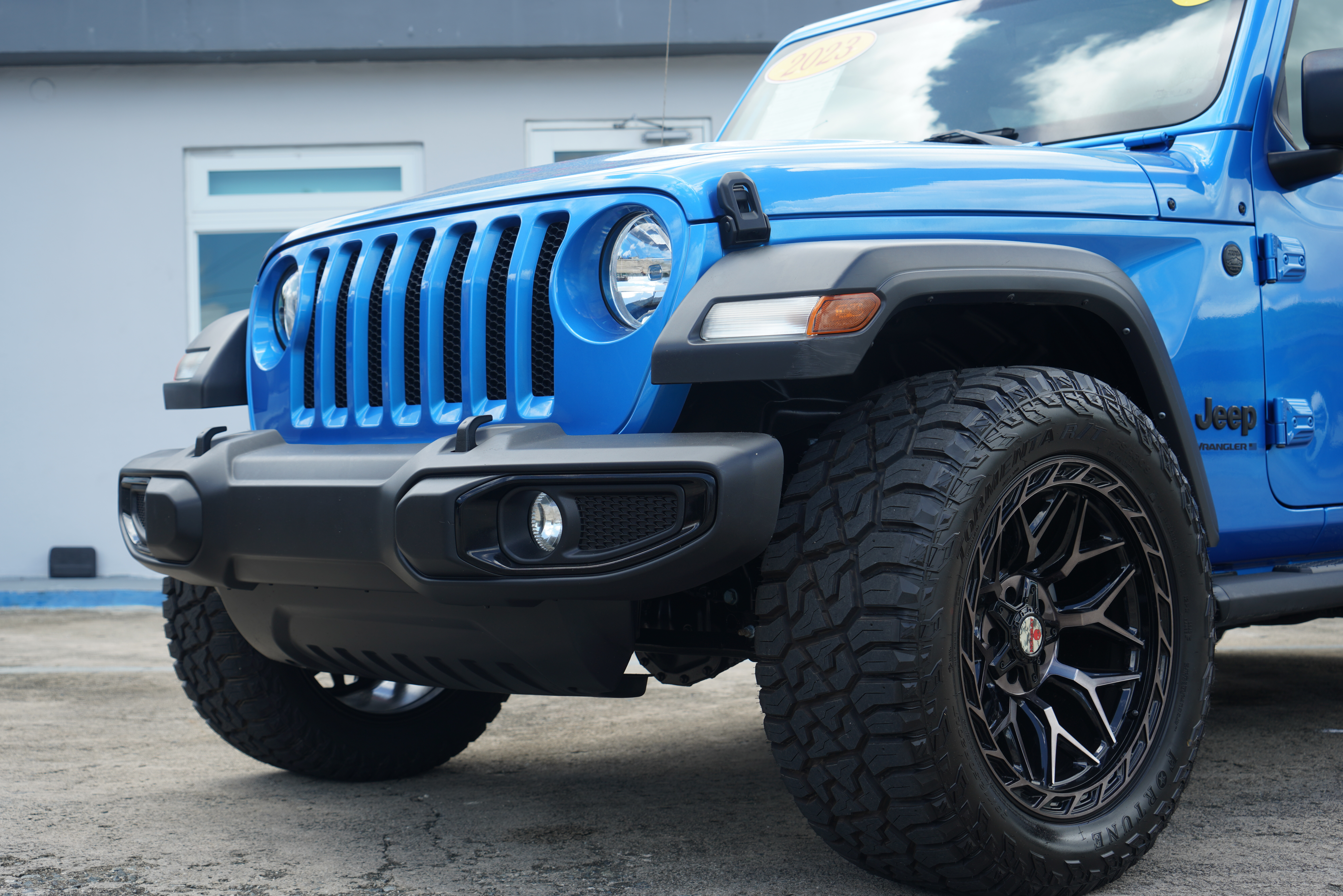 https://assets.dealerappcenter.com/dealergroups/297/vehicles/292365/X7Kxos.JPG