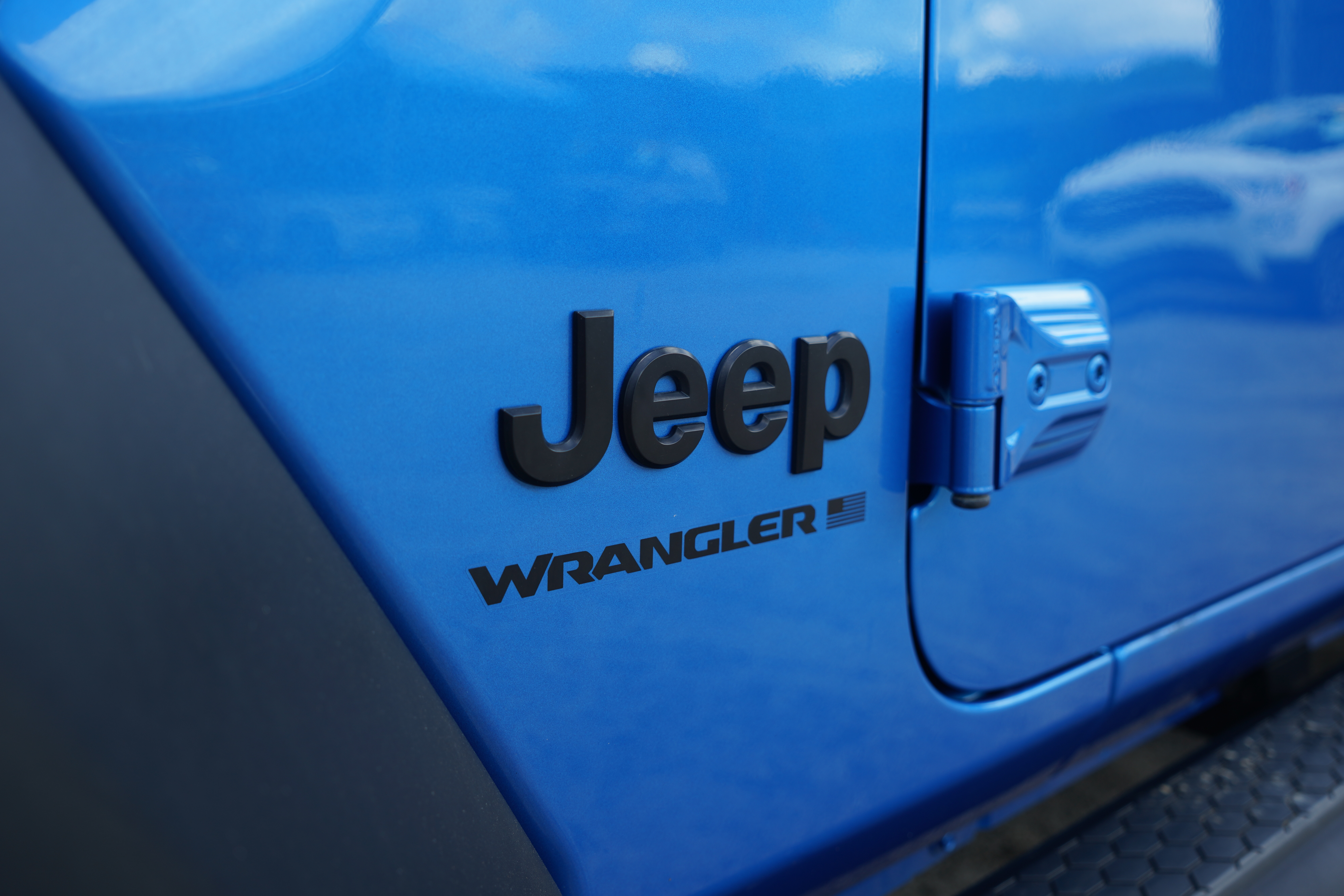 https://assets.dealerappcenter.com/dealergroups/297/vehicles/292365/tls11q.JPG
