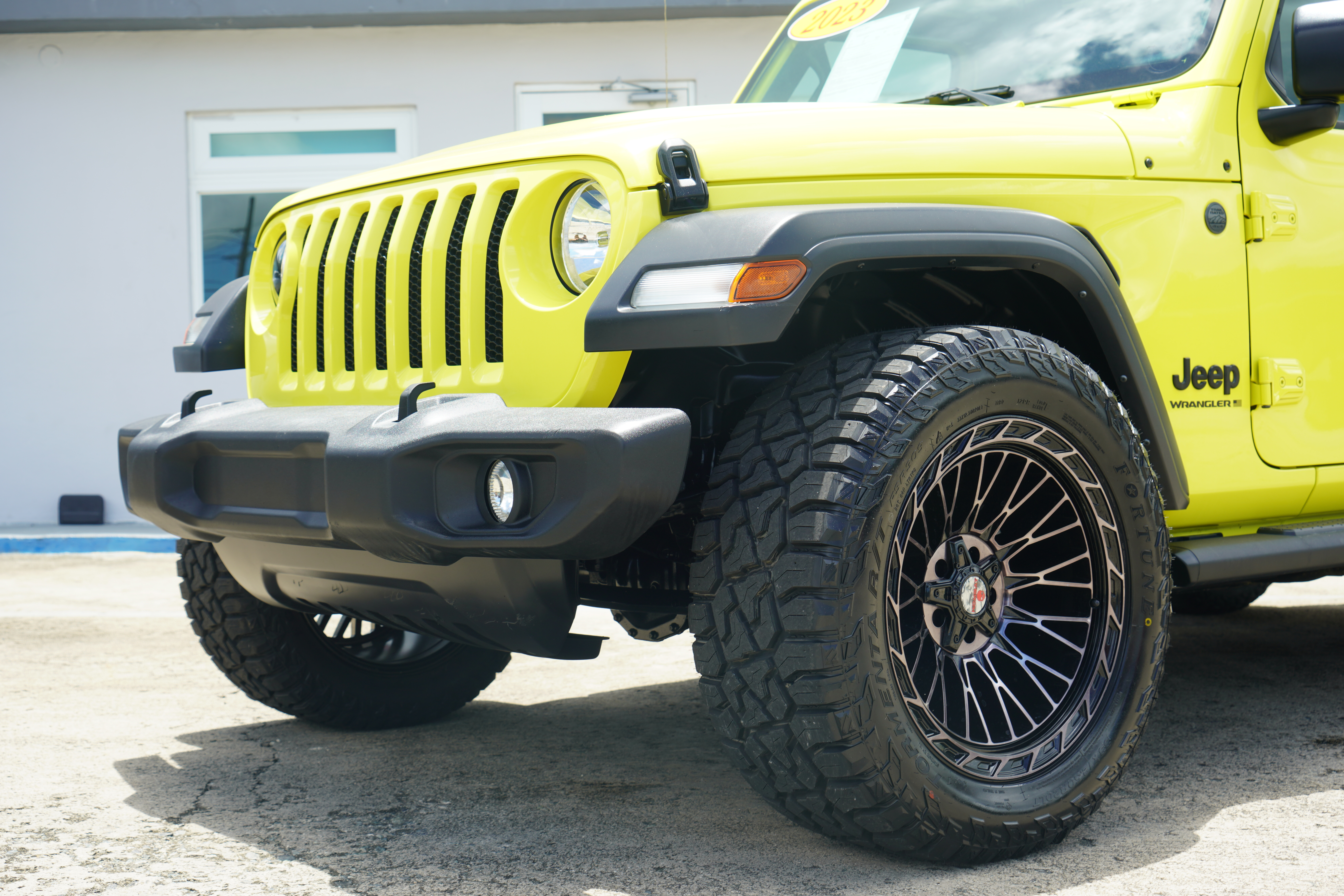 https://assets.dealerappcenter.com/dealergroups/297/vehicles/292366/a0OeoT.JPG