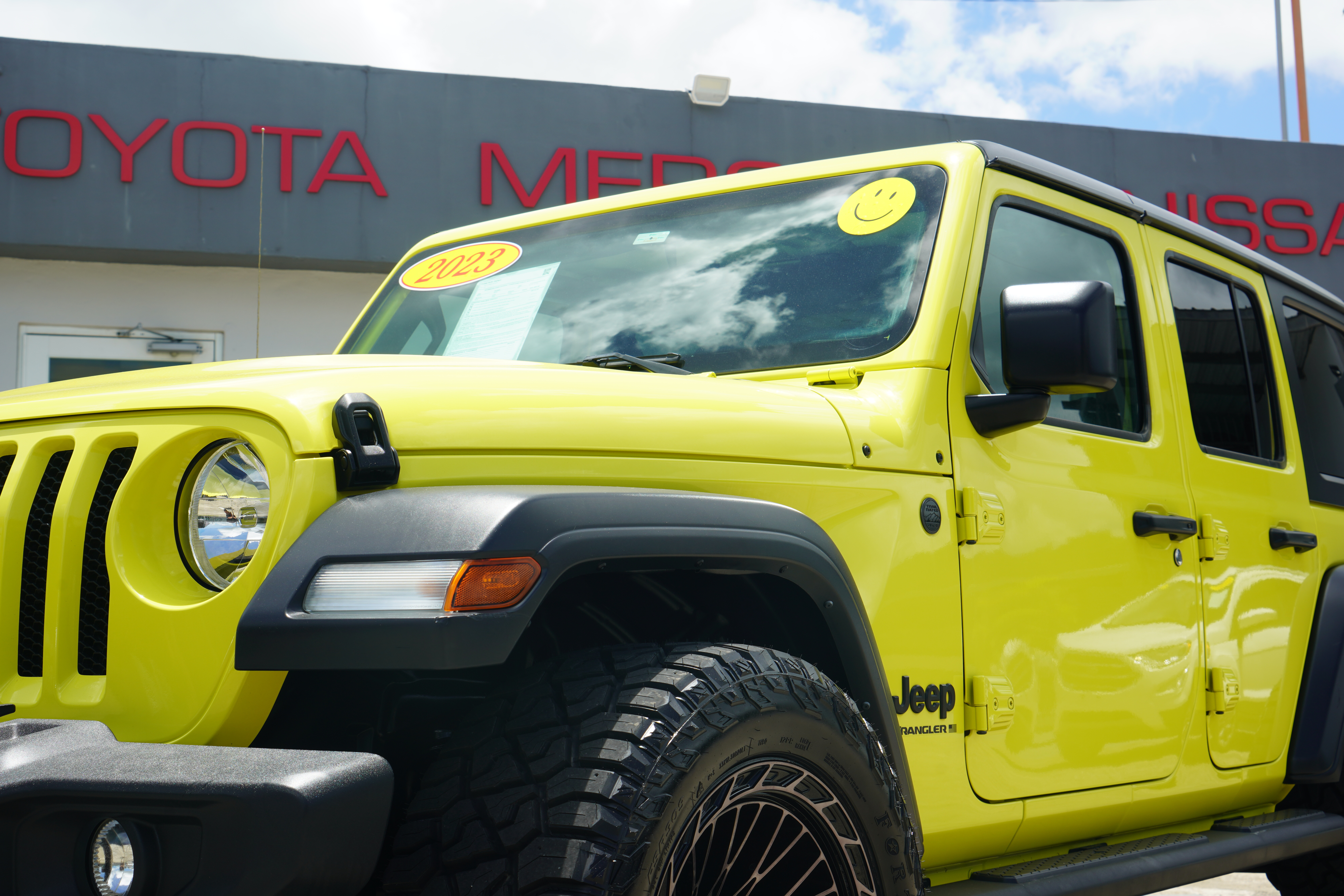 https://assets.dealerappcenter.com/dealergroups/297/vehicles/292366/gJXsbQ.JPG