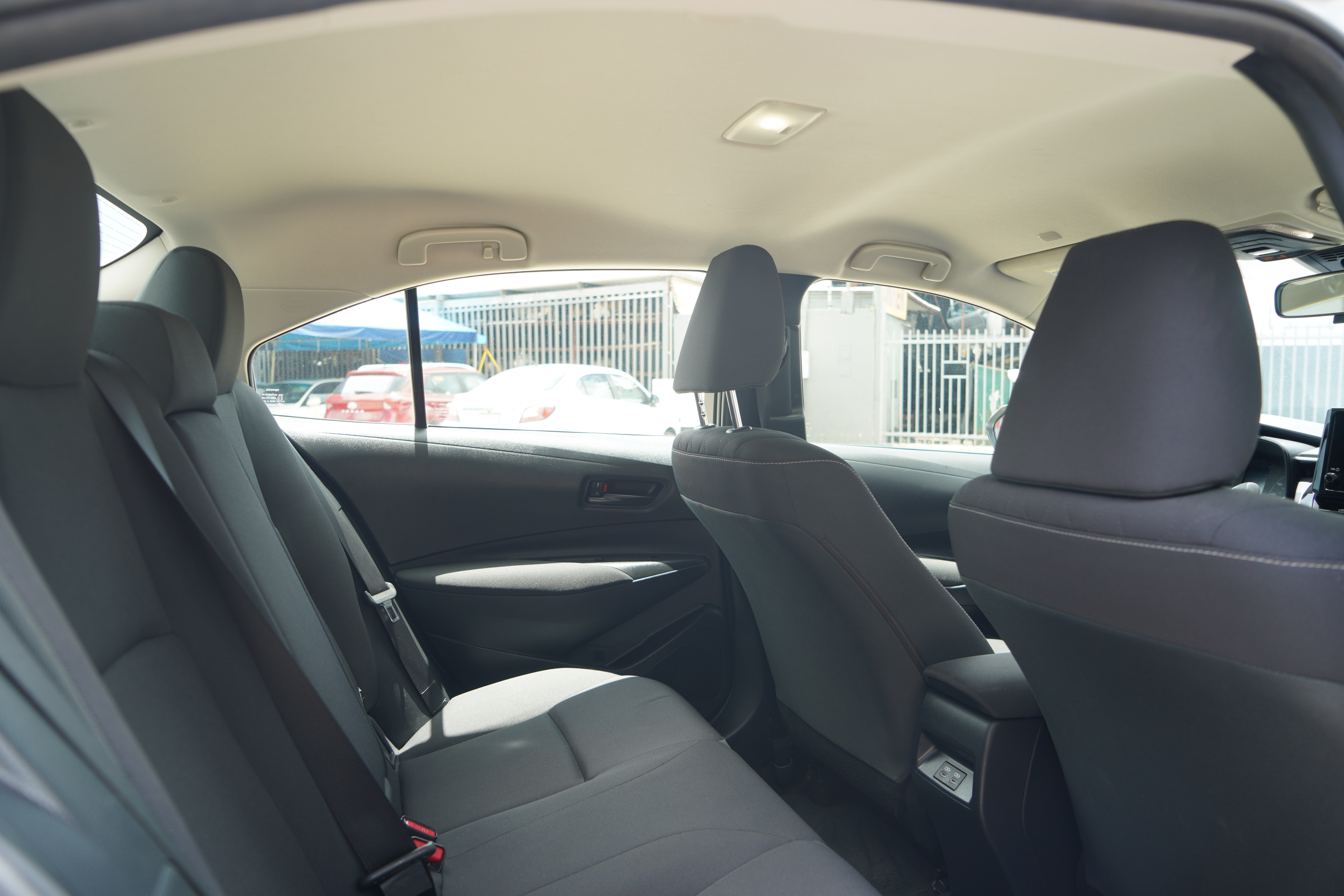 https://assets.dealerappcenter.com/dealergroups/297/vehicles/296313/IS2A1X.JPG