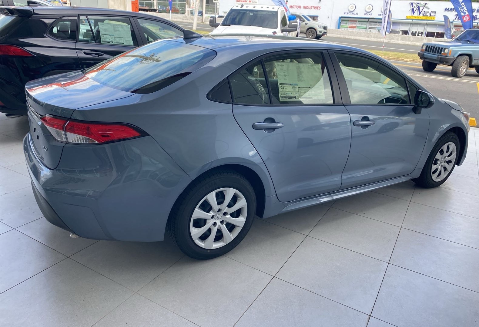 https://assets.dealerappcenter.com/dealergroups/334/vehicles/281000/ybtuwf.jpg