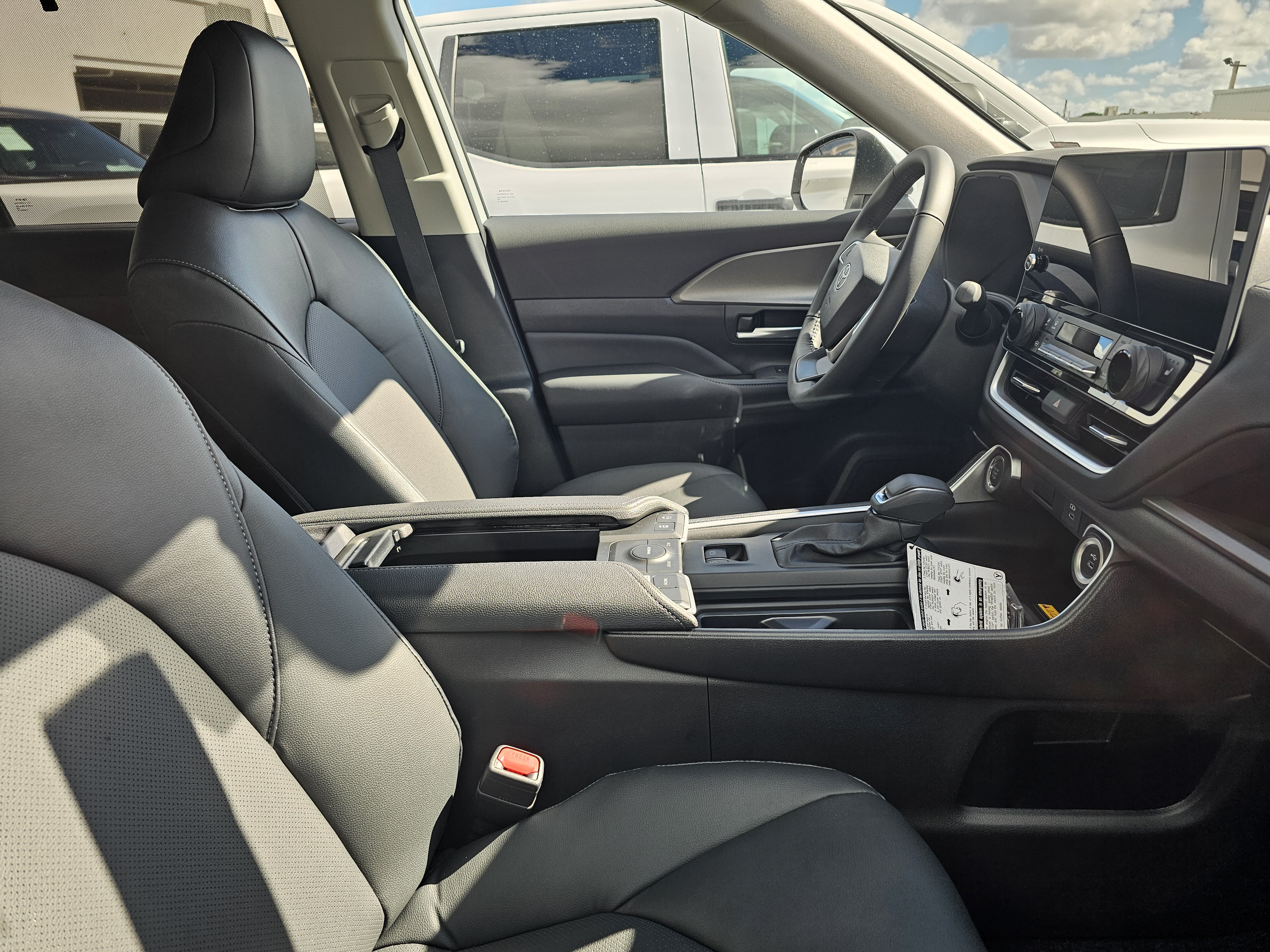 https://assets.dealerappcenter.com/dealergroups/334/vehicles/314426/xDZuJi.jpg