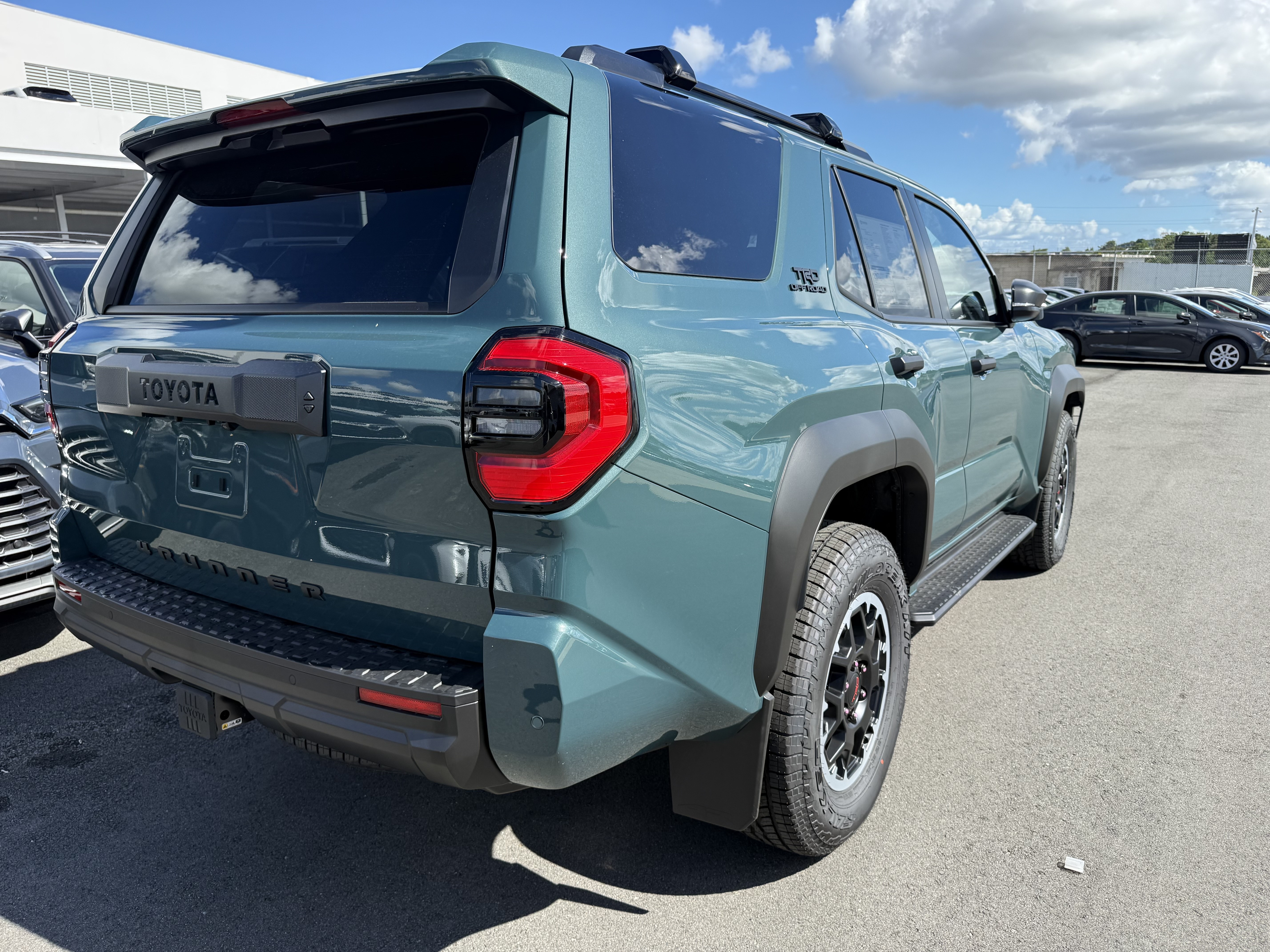 https://assets.dealerappcenter.com/dealergroups/334/vehicles/314433/XHQ8gx.jpg