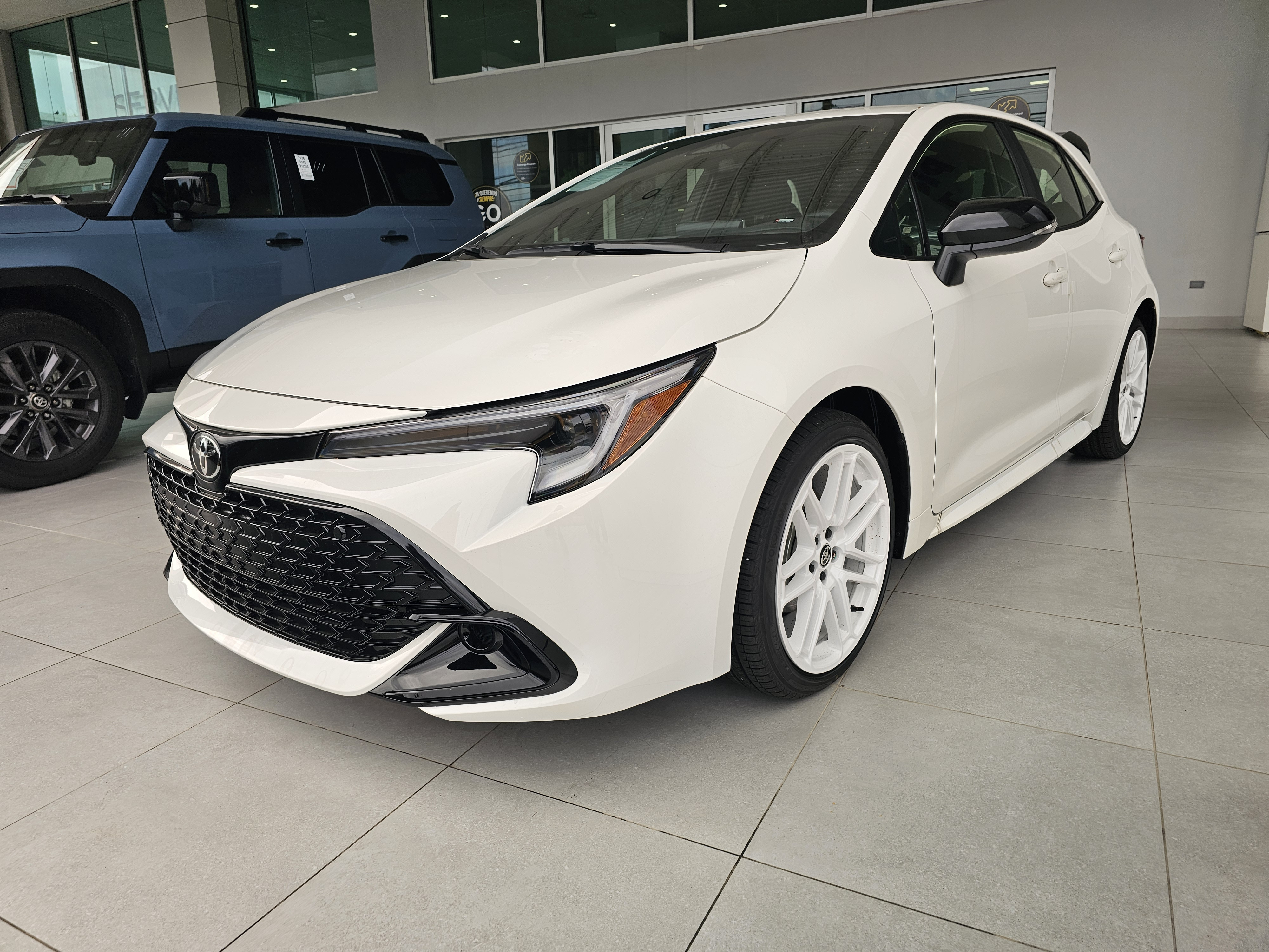https://assets.dealerappcenter.com/dealergroups/334/vehicles/329542/qLpzo3.jpg