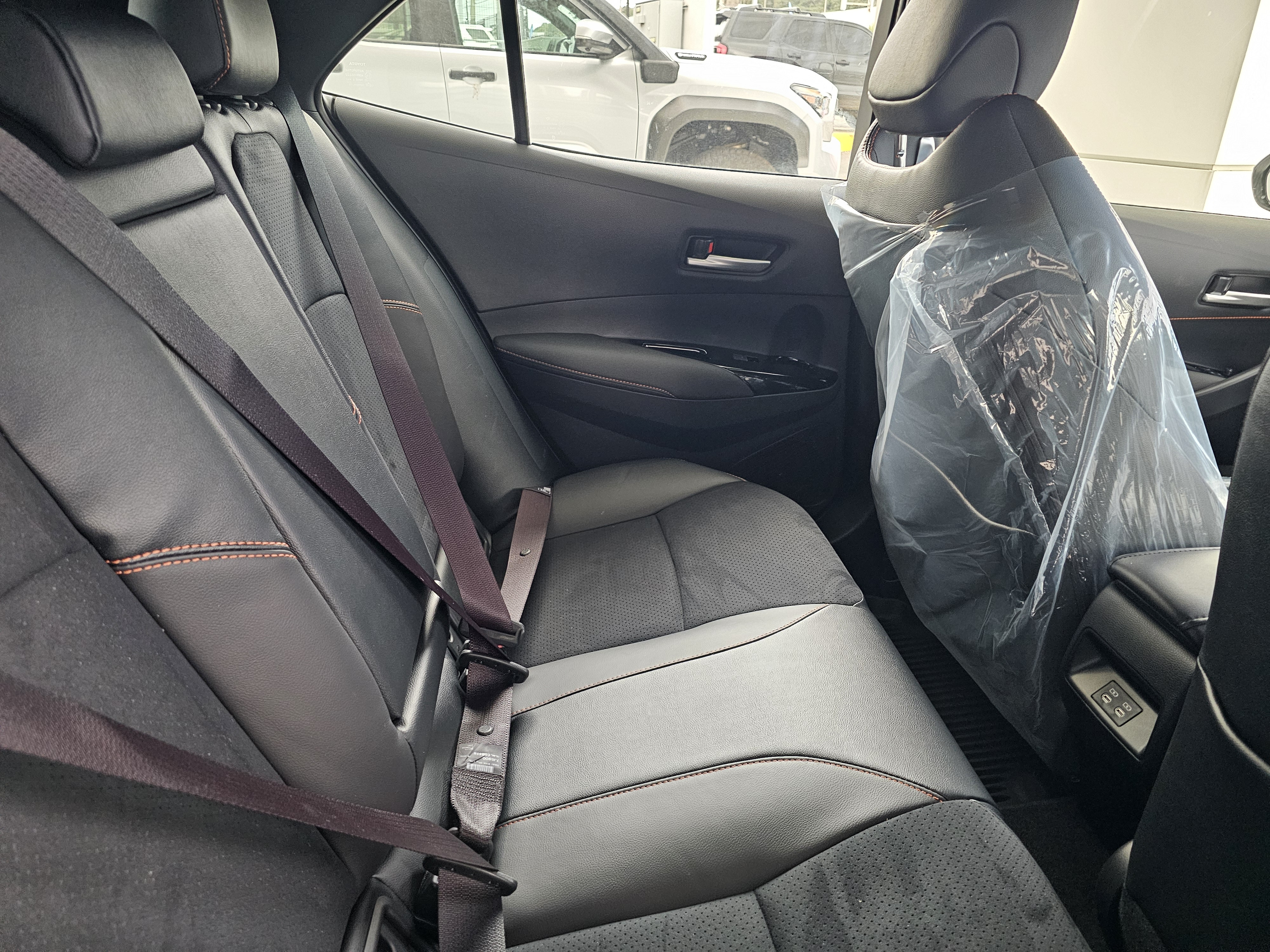 https://assets.dealerappcenter.com/dealergroups/334/vehicles/329542/yjCjy2.jpg