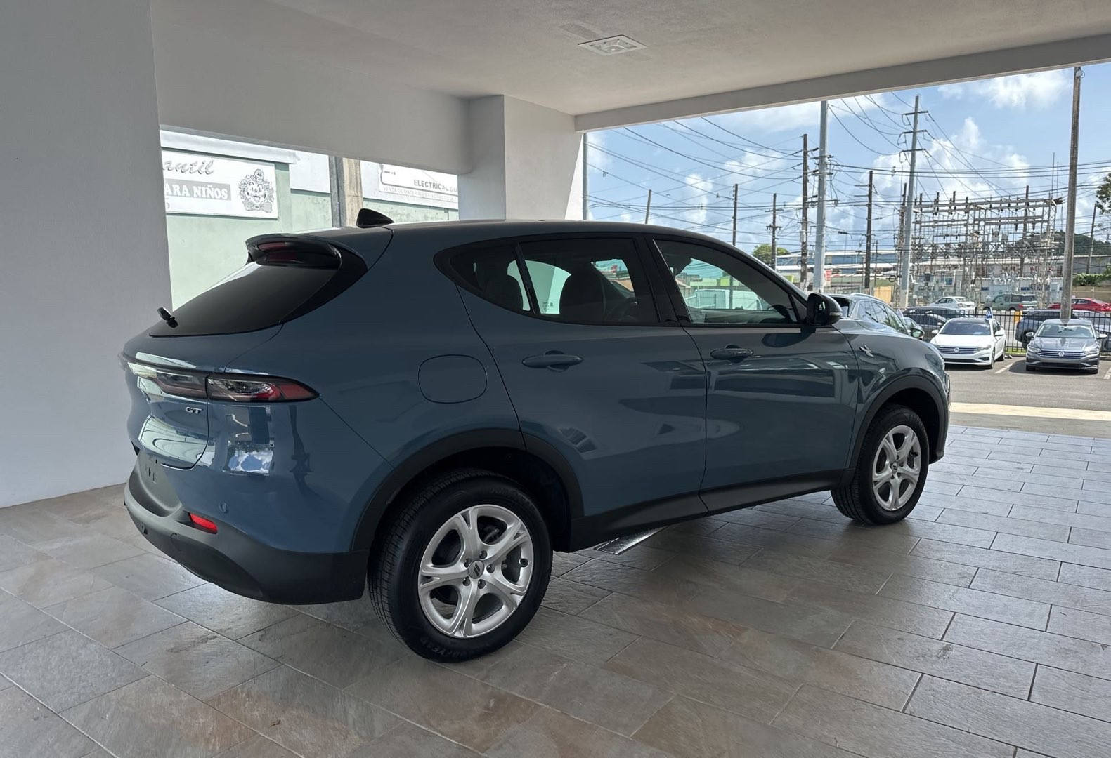 https://assets.dealerappcenter.com/dealergroups/336/vehicles/248318/Bxk05O.jpg