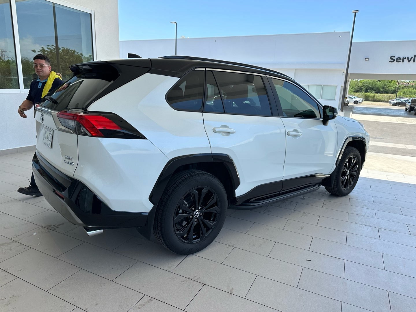 https://assets.dealerappcenter.com/dealergroups/336/vehicles/251911/zrCbuO.jpg