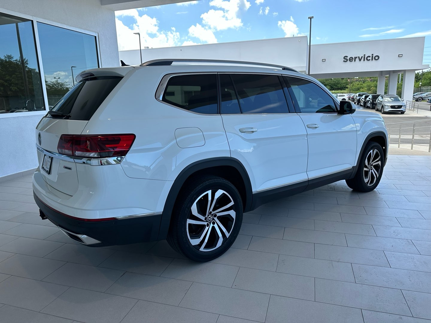 https://assets.dealerappcenter.com/dealergroups/336/vehicles/262125/cedGOR.jpg