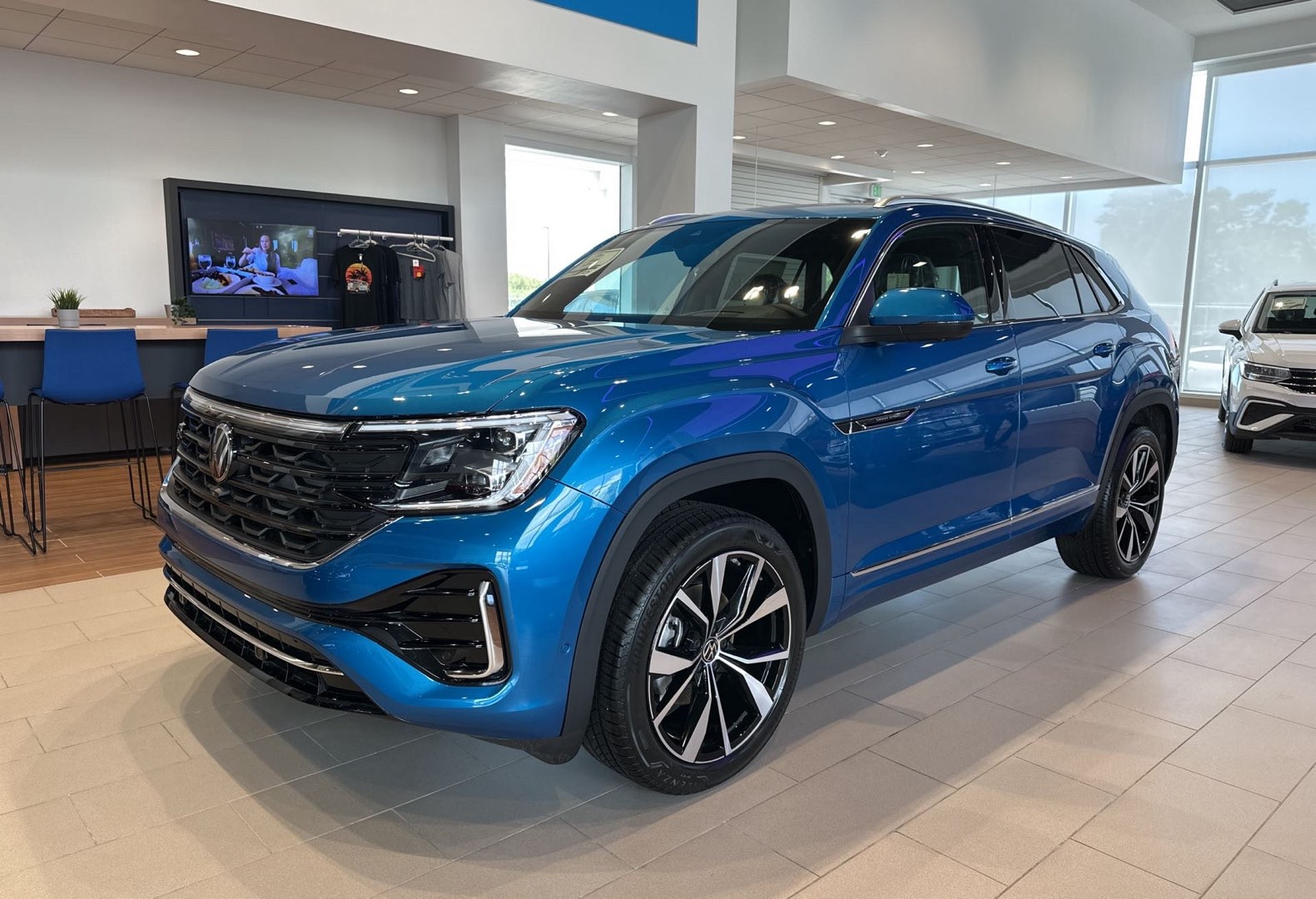 https://assets.dealerappcenter.com/dealergroups/336/vehicles/276064/EfiBKk.jpg