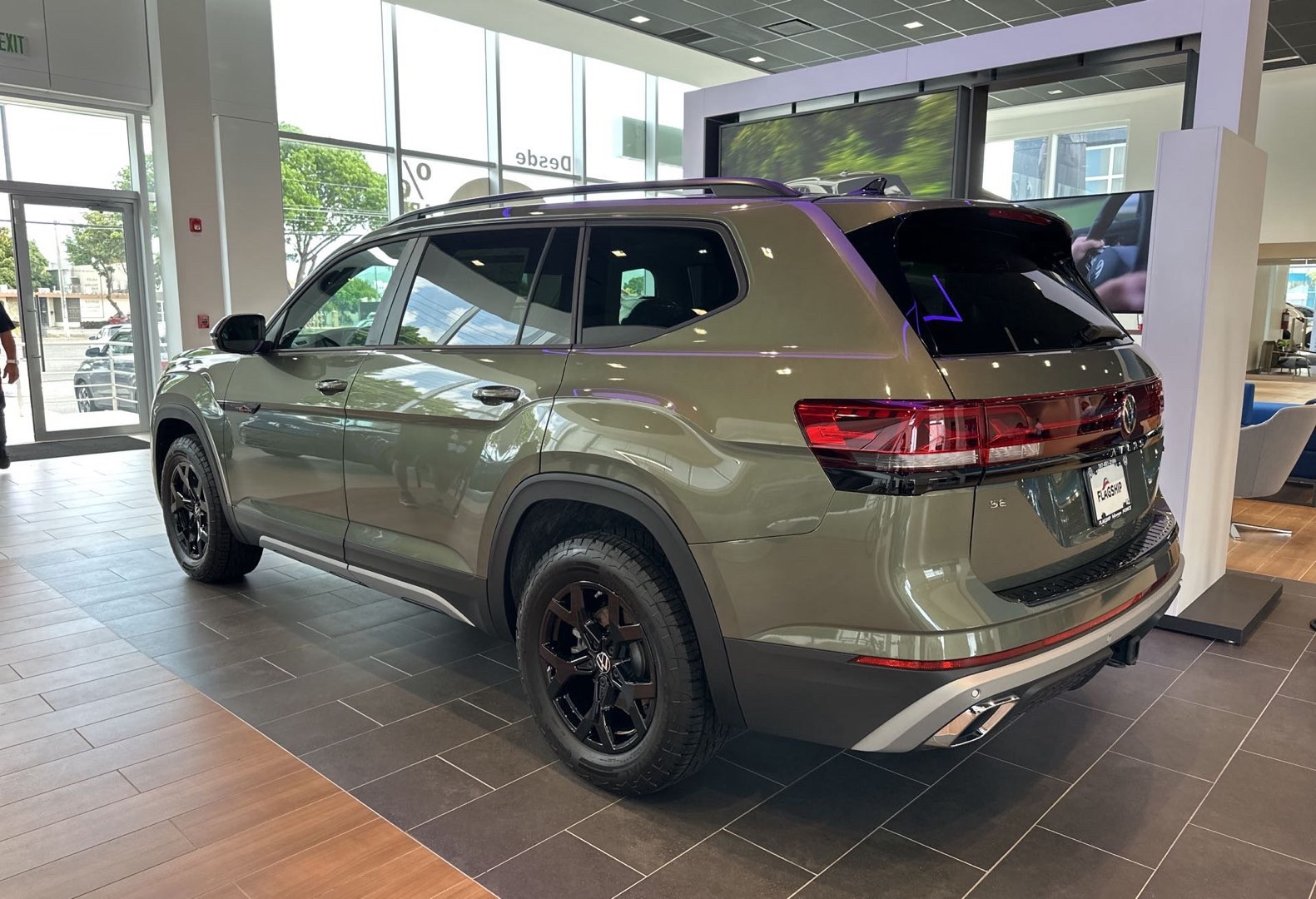 https://assets.dealerappcenter.com/dealergroups/336/vehicles/276075/CRXOlK.jpg