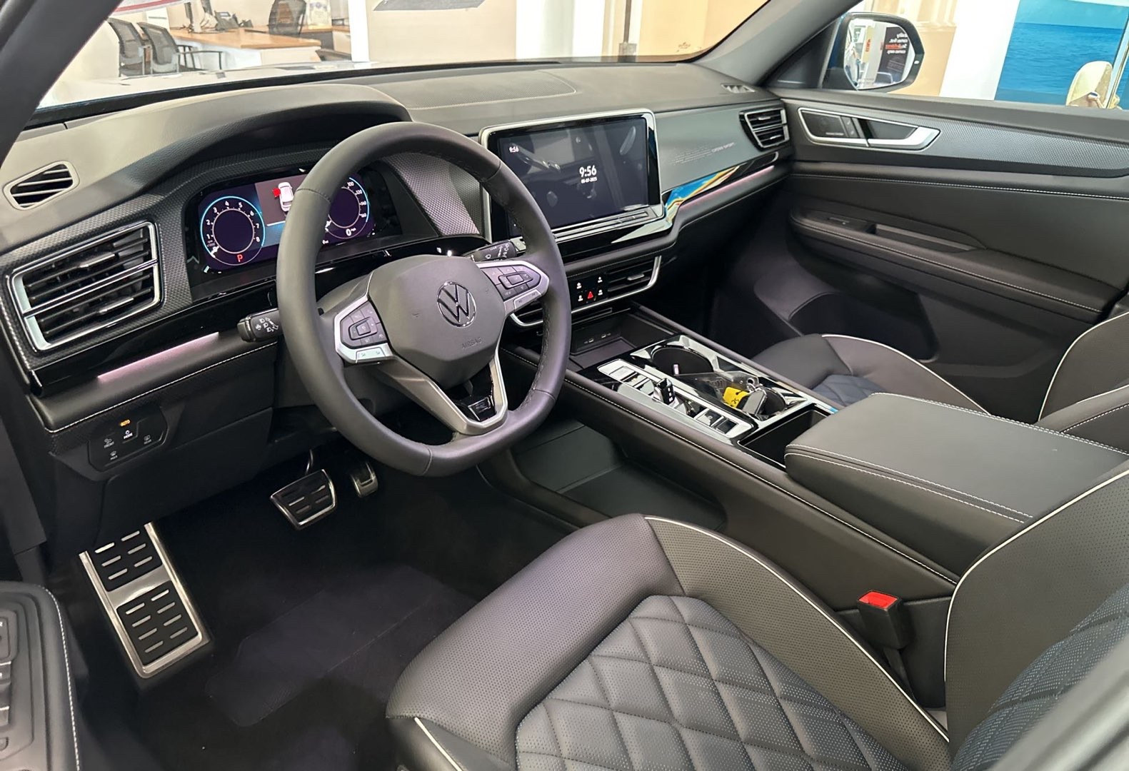 https://assets.dealerappcenter.com/dealergroups/336/vehicles/276194/noctF3.jpg