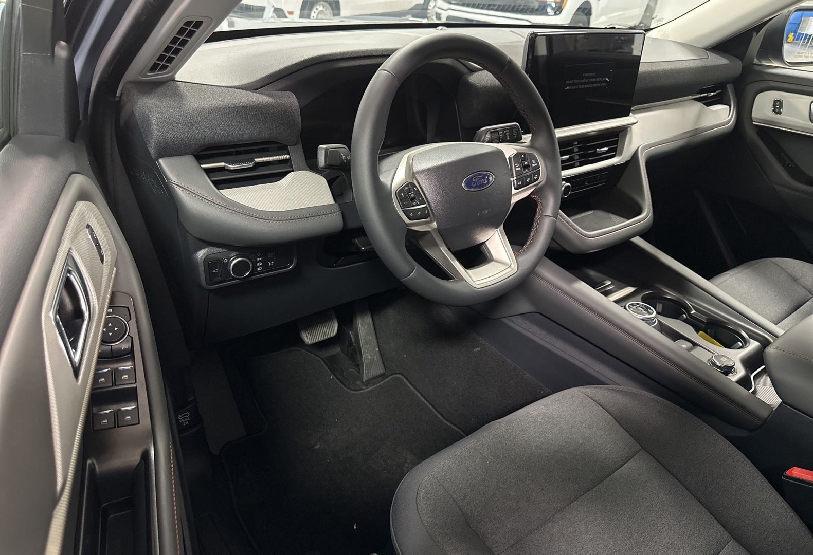 https://assets.dealerappcenter.com/dealergroups/336/vehicles/298000/cflD72.jpg