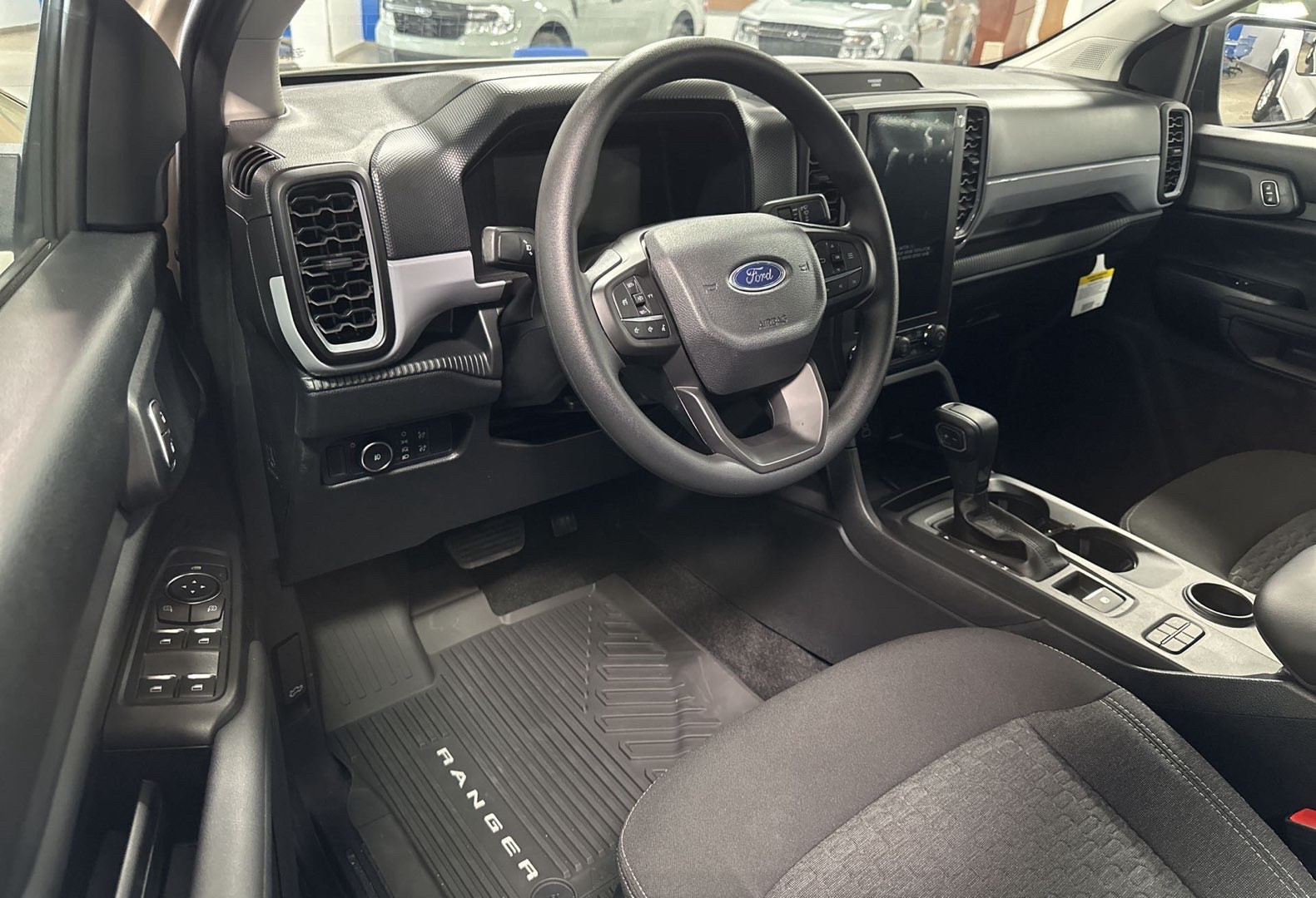https://assets.dealerappcenter.com/dealergroups/336/vehicles/298002/8p6kVp.jpg