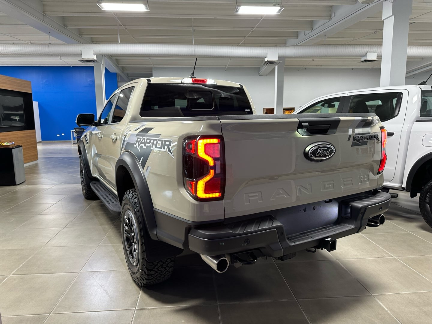 https://assets.dealerappcenter.com/dealergroups/336/vehicles/302323/4olga7.jpg