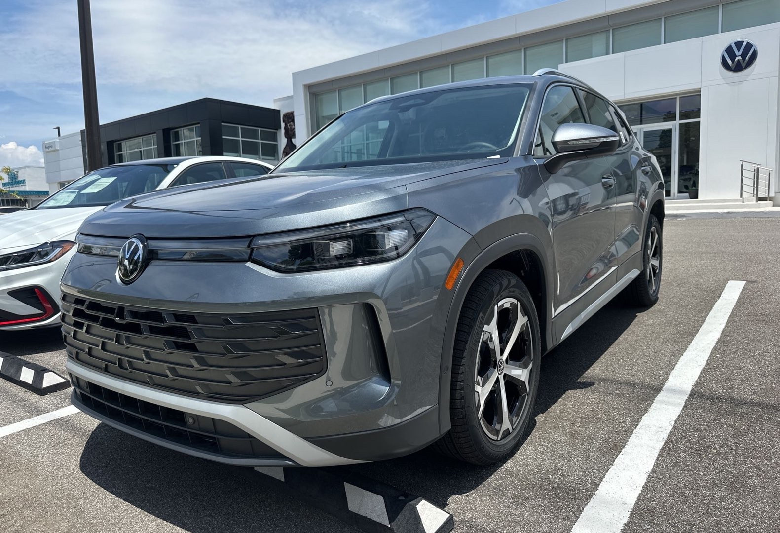 https://assets.dealerappcenter.com/dealergroups/336/vehicles/317258/GmA9be.jpg