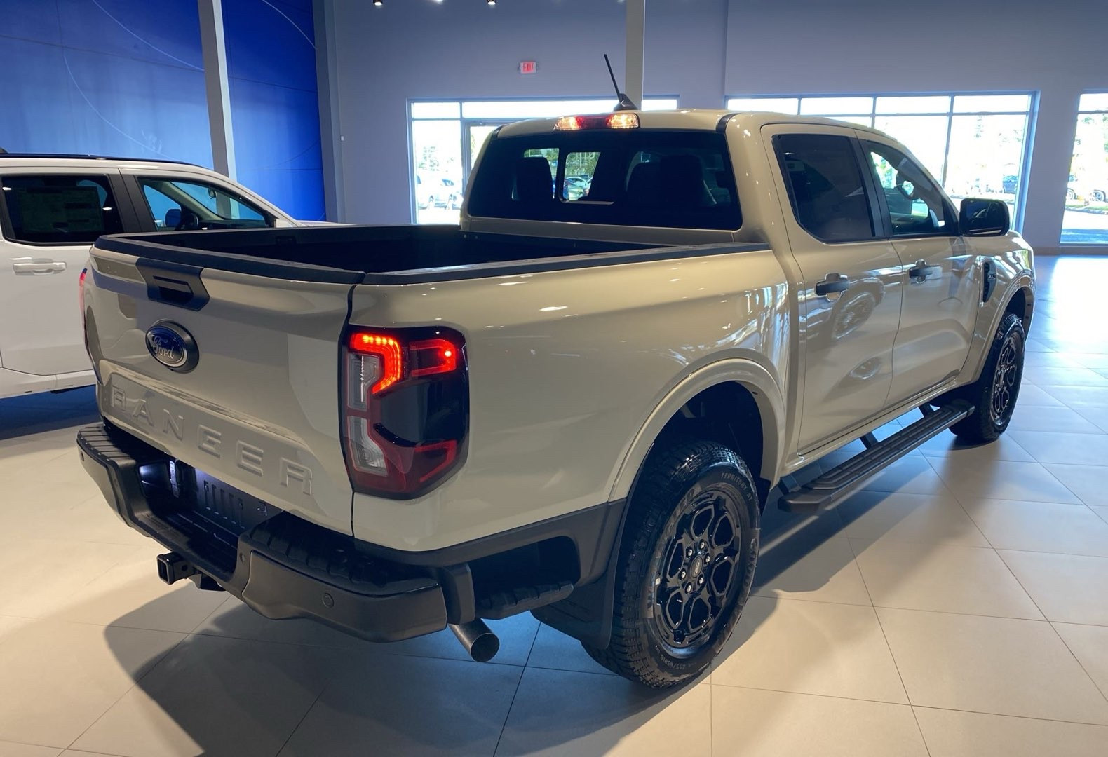 https://assets.dealerappcenter.com/dealergroups/336/vehicles/325046/gjNfzv.jpg