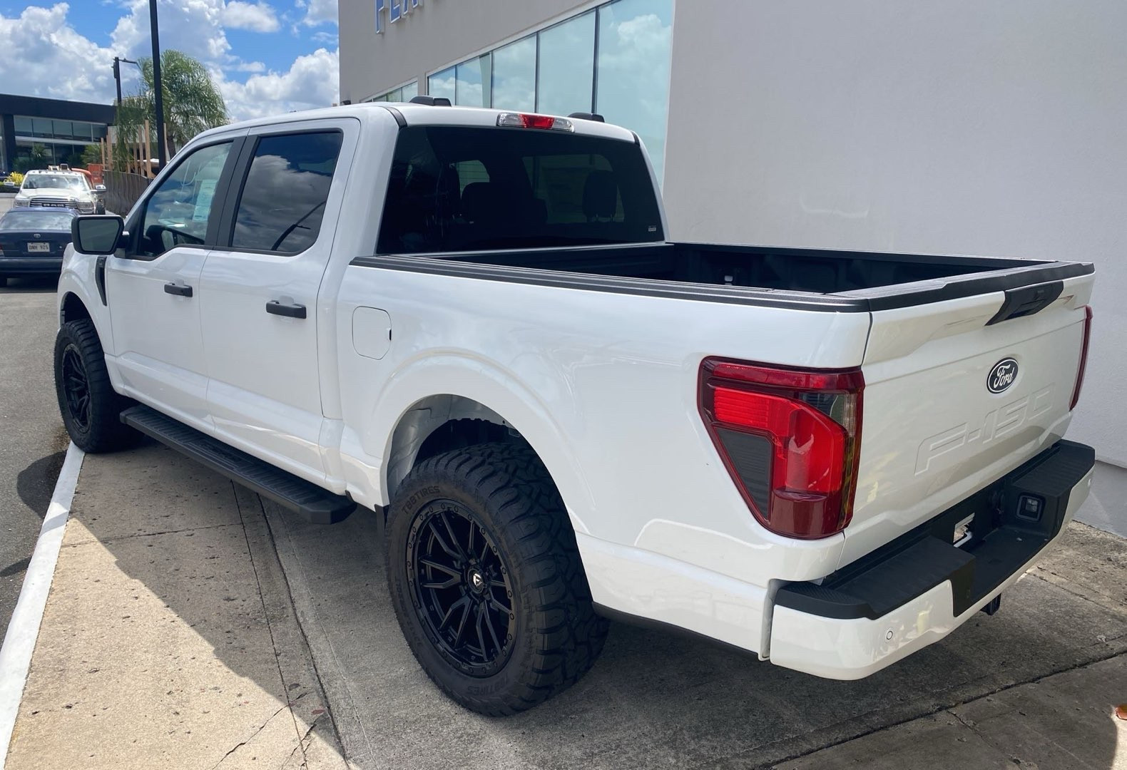https://assets.dealerappcenter.com/dealergroups/336/vehicles/335269/bG8neL.jpg