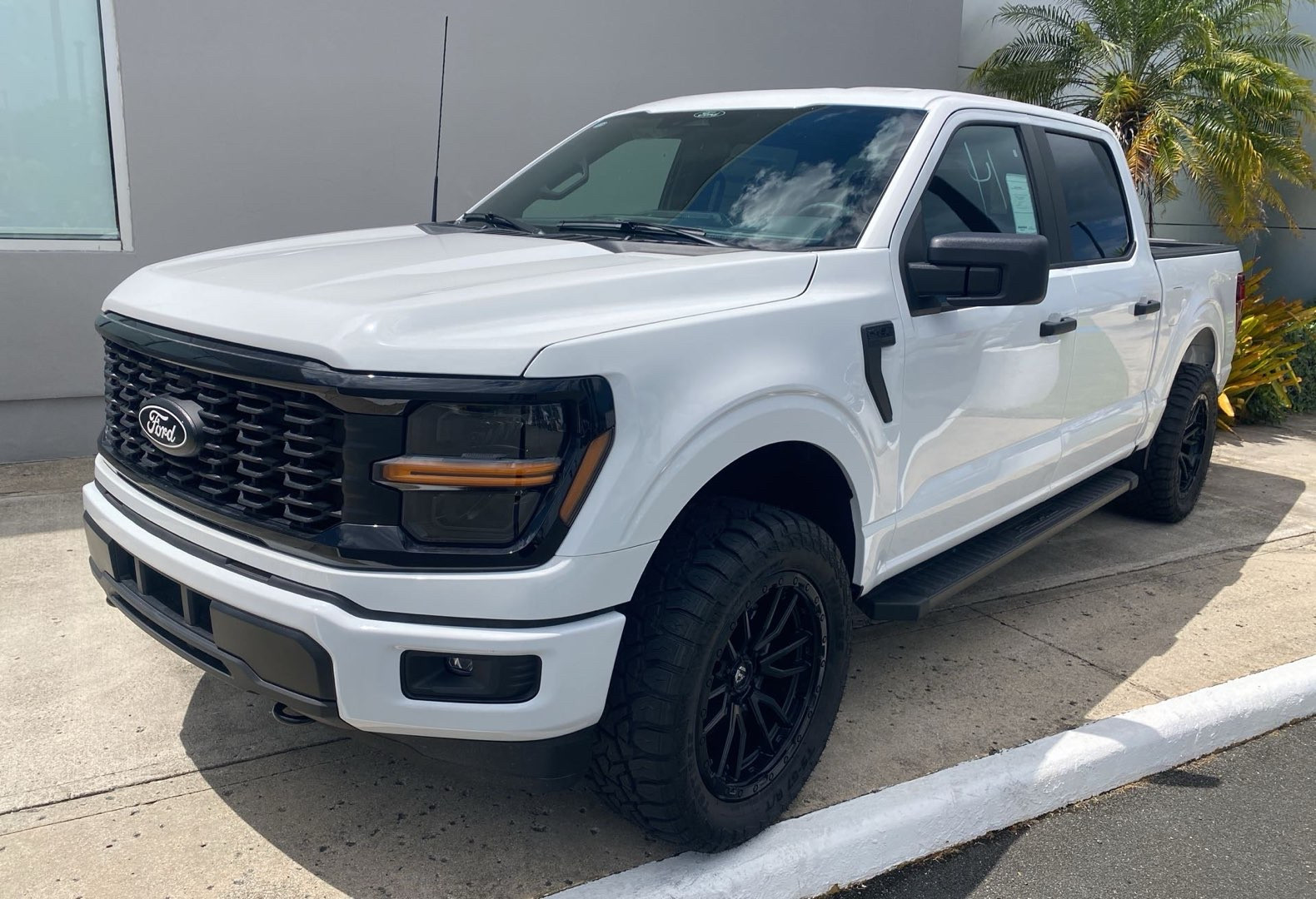 https://assets.dealerappcenter.com/dealergroups/336/vehicles/335269/yaPGd8.jpg
