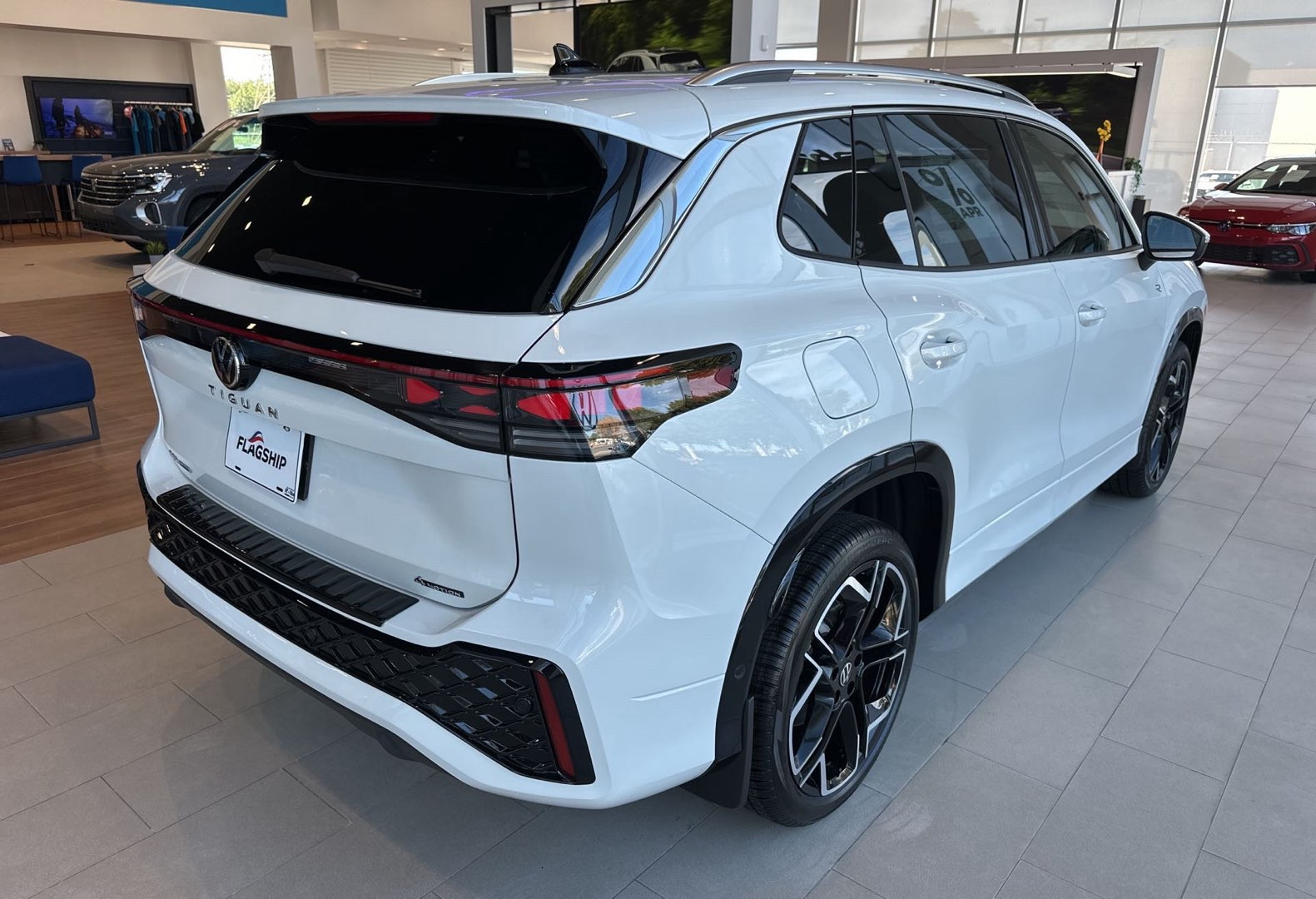 https://assets.dealerappcenter.com/dealergroups/336/vehicles/336824/3FUDIq.jpg