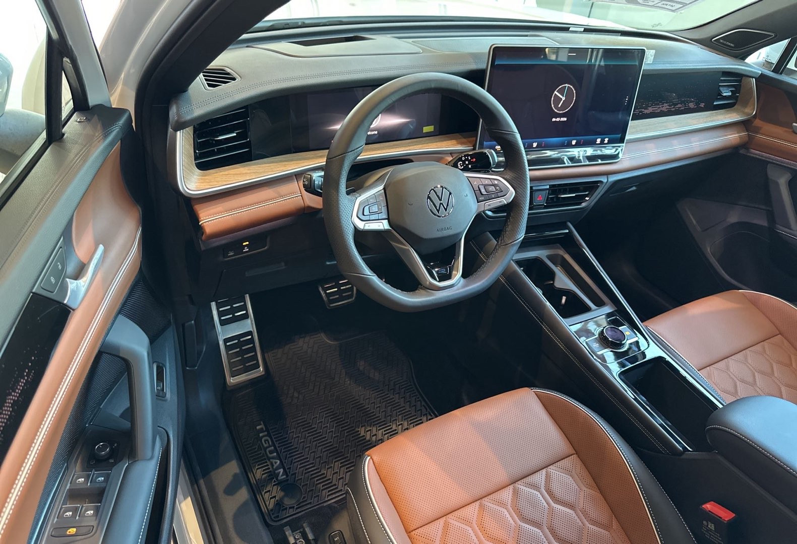 https://assets.dealerappcenter.com/dealergroups/336/vehicles/336824/7OmSXU.jpg