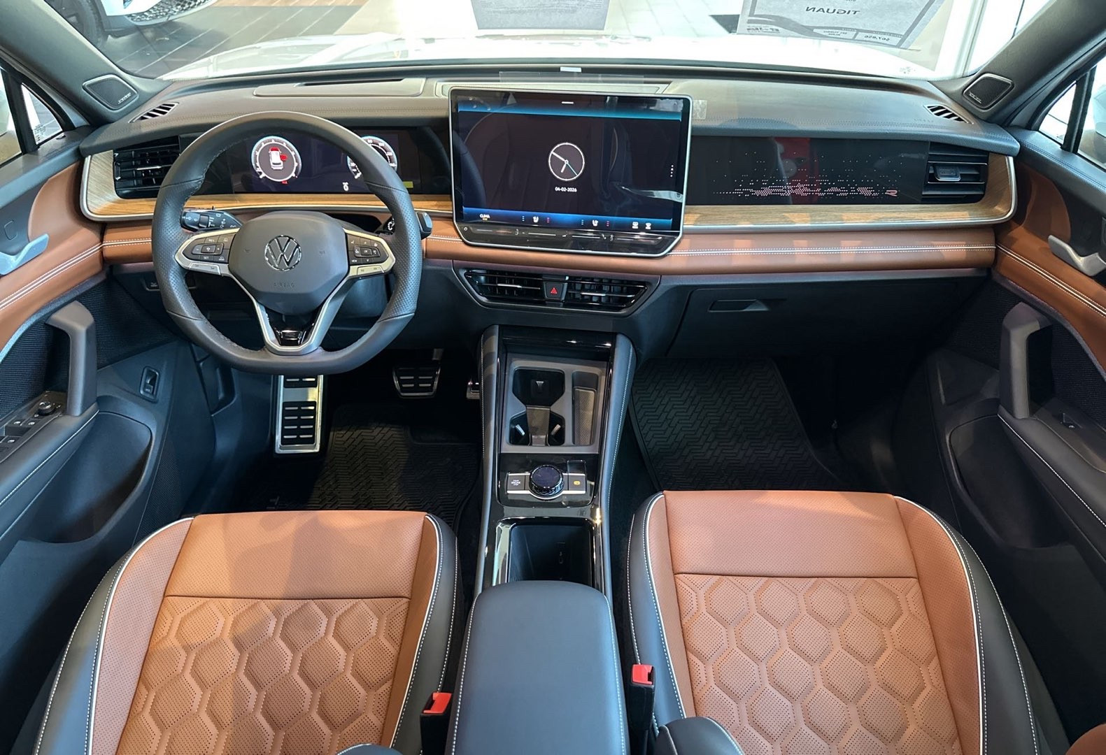 https://assets.dealerappcenter.com/dealergroups/336/vehicles/336824/SB8uG5.jpg