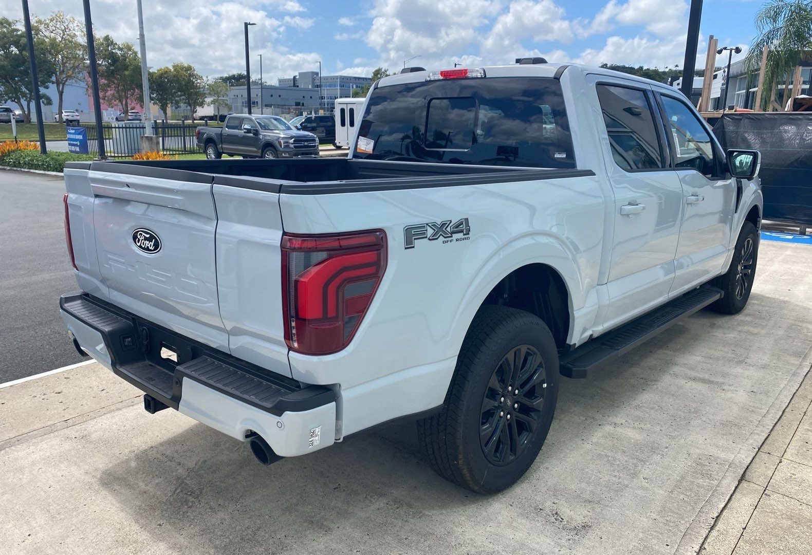 https://assets.dealerappcenter.com/dealergroups/336/vehicles/337551/VP6XgQ.jpg