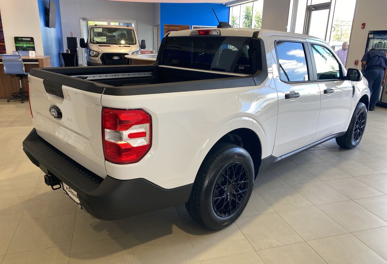 https://assets.dealerappcenter.com/dealergroups/336/vehicles/337558/81J45i.jpg