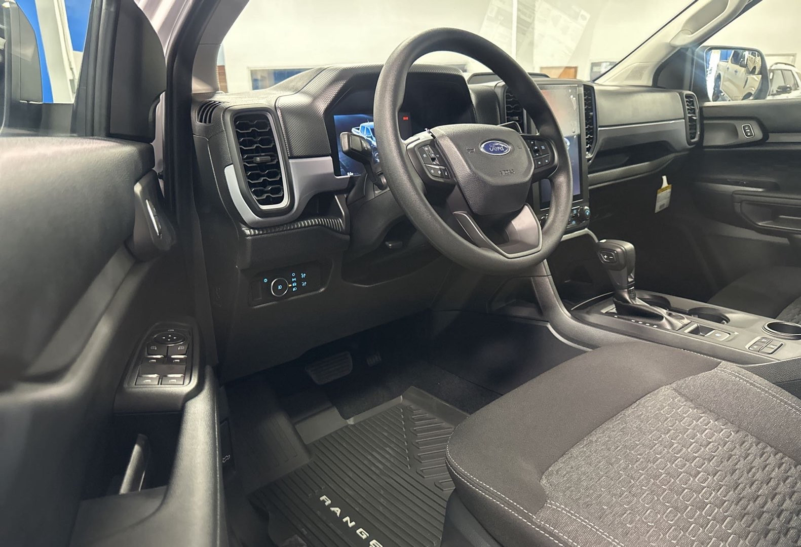 https://assets.dealerappcenter.com/dealergroups/336/vehicles/341313/PdwUVe.jpg
