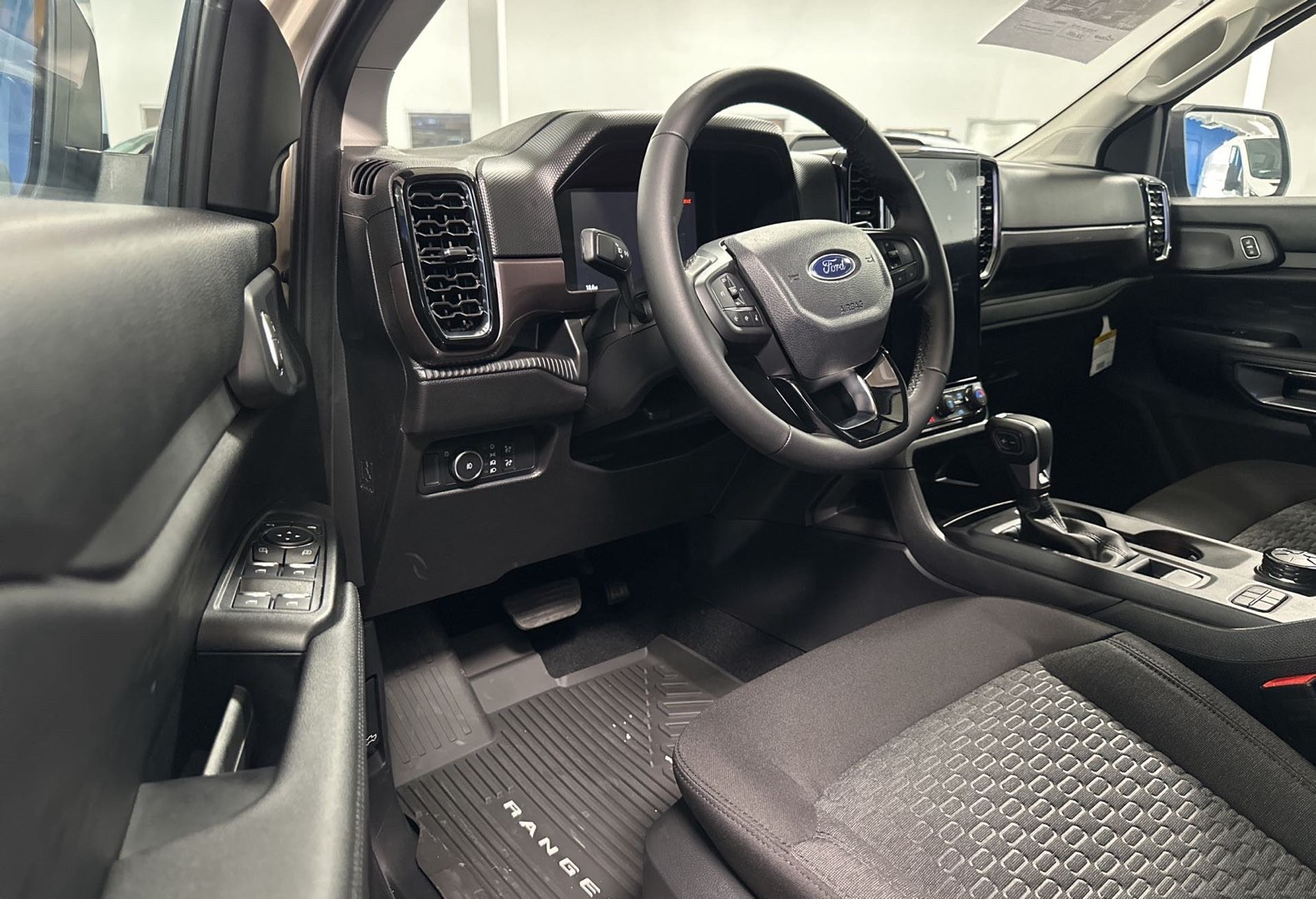 https://assets.dealerappcenter.com/dealergroups/336/vehicles/341315/bnL5f5.jpg